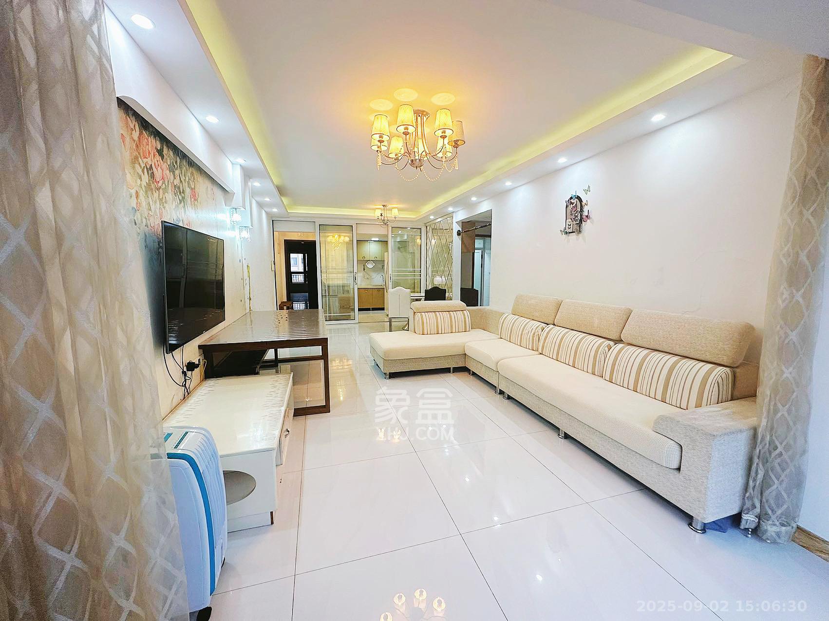 华润橡树湾 3室2厅1卫 1900.0元/月 华润橡树湾 3室2厅1卫 1900.0元/月室内图