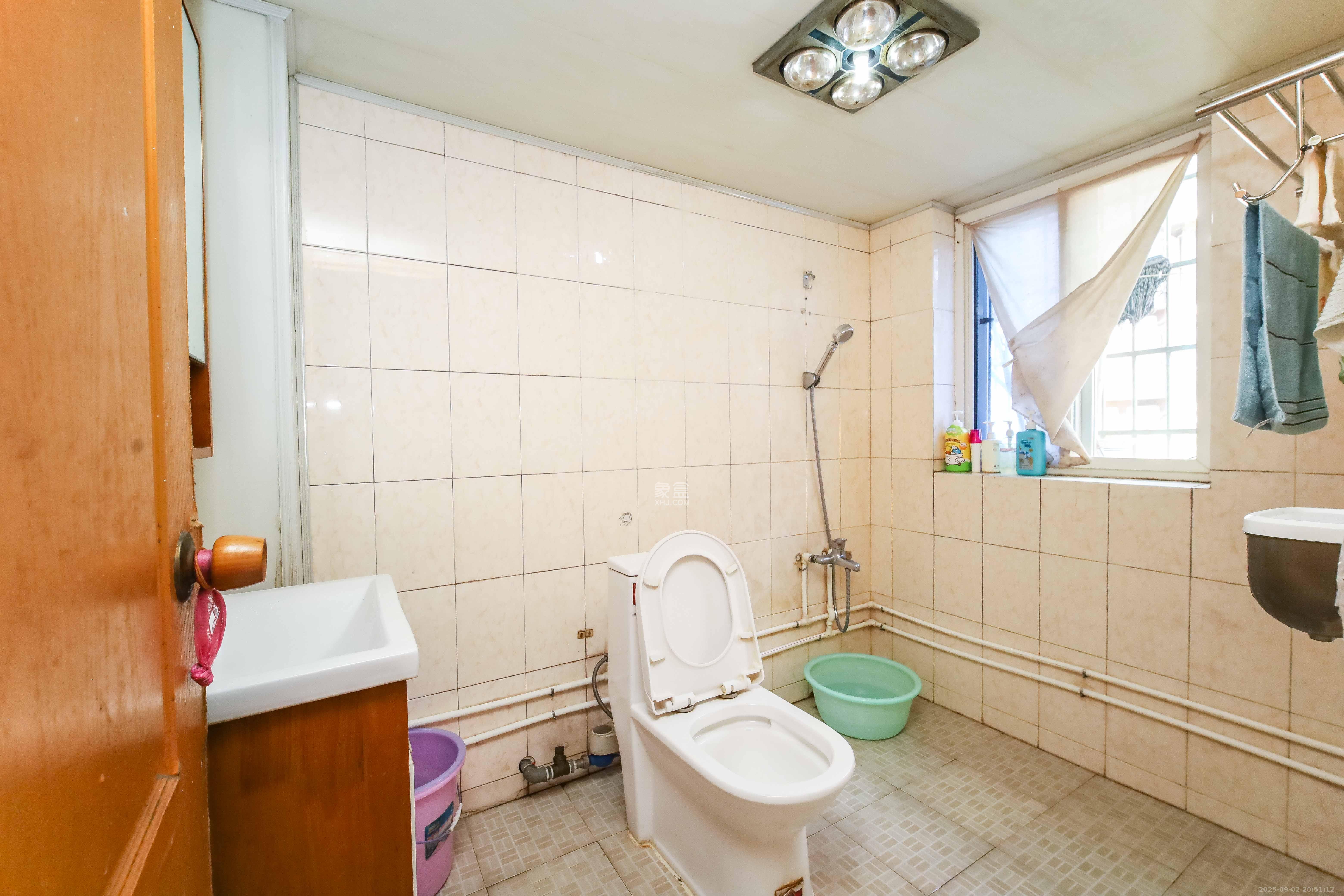 荷花园电信宿舍（天辰荷花苑）  2室2厅1卫    78.0万卫生间