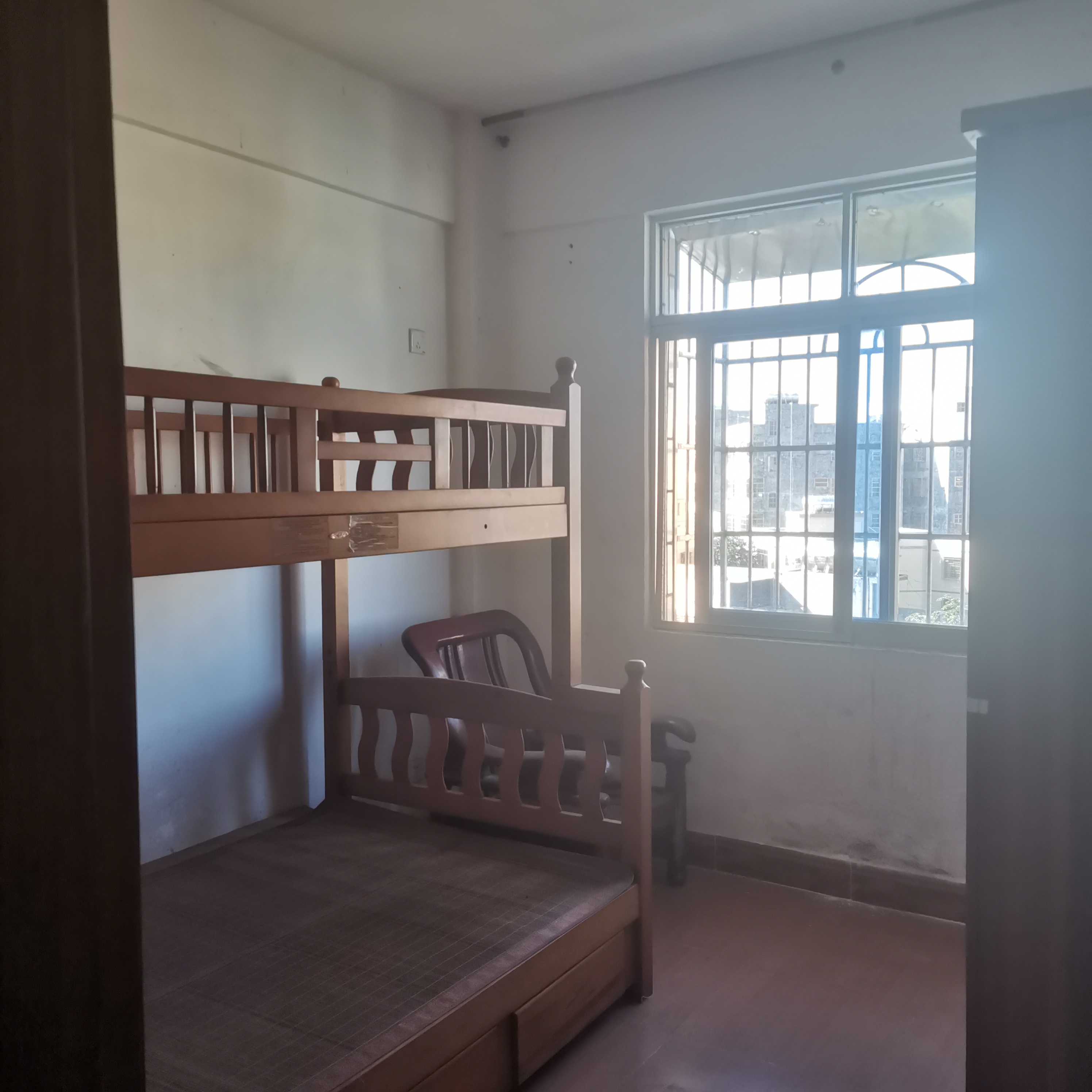 政法学院  3室2厅1卫    1800.0元/月 政法学院  3室2厅1卫    1800.0元/月室内图