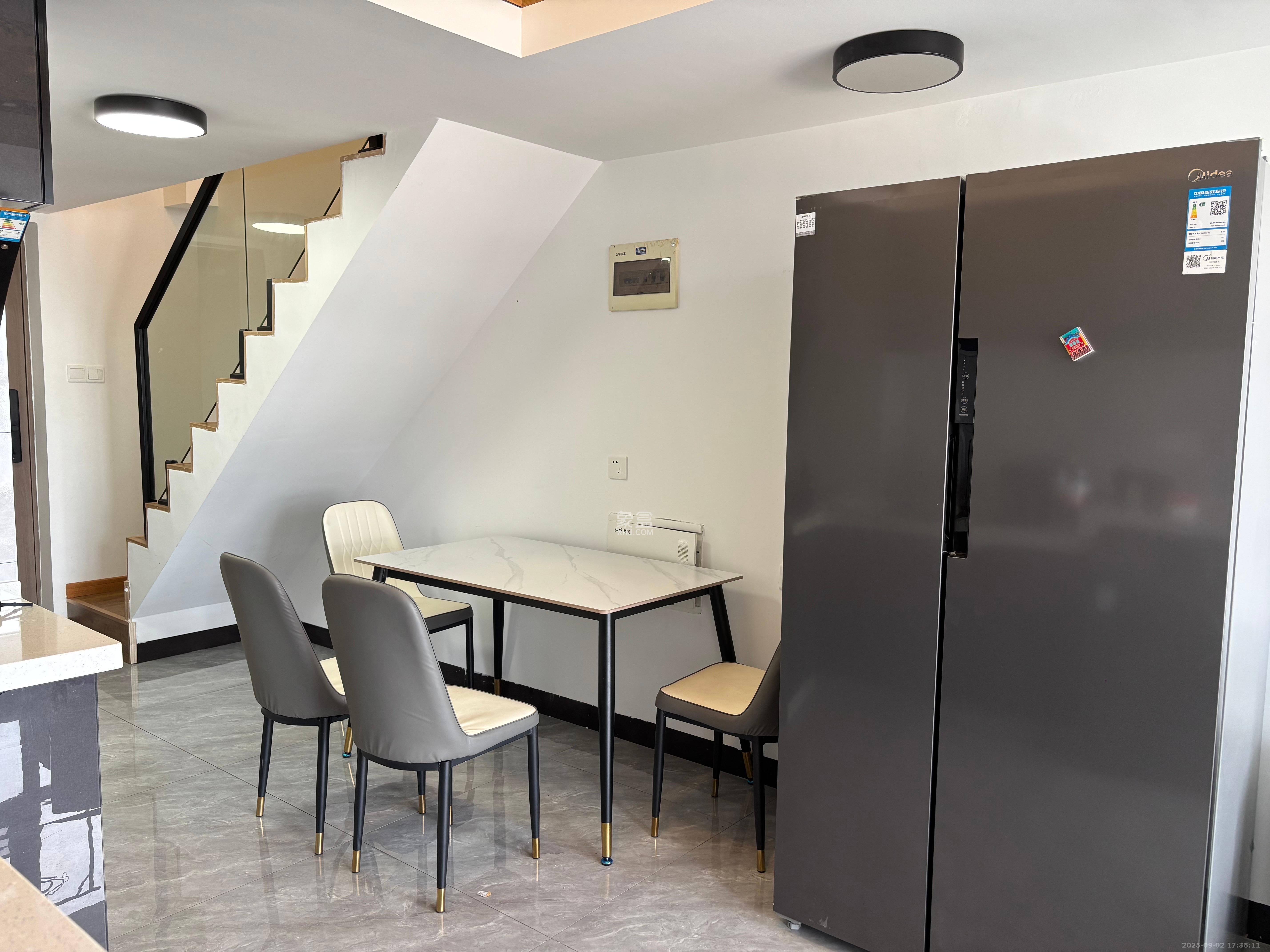 弘坤云寓 2室1厅1卫 2300.0元/月 弘坤云寓 2室1厅1卫 2300.0元/月室内图