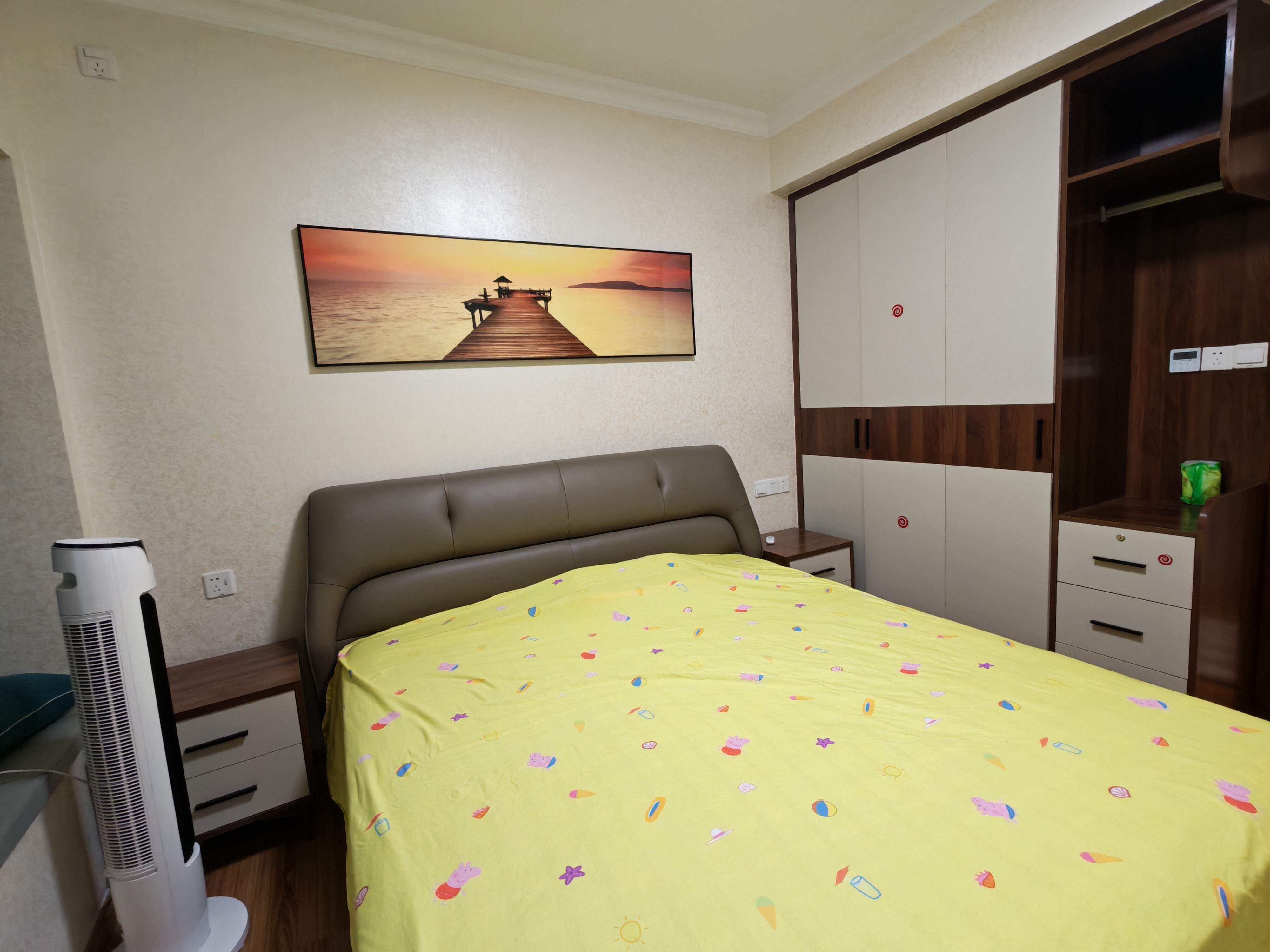 华耀碧桂园十里江湾誉峯 4室2厅2卫 89.8万 华耀碧桂园十里江湾誉峯 4室2厅2卫 89.8万客厅