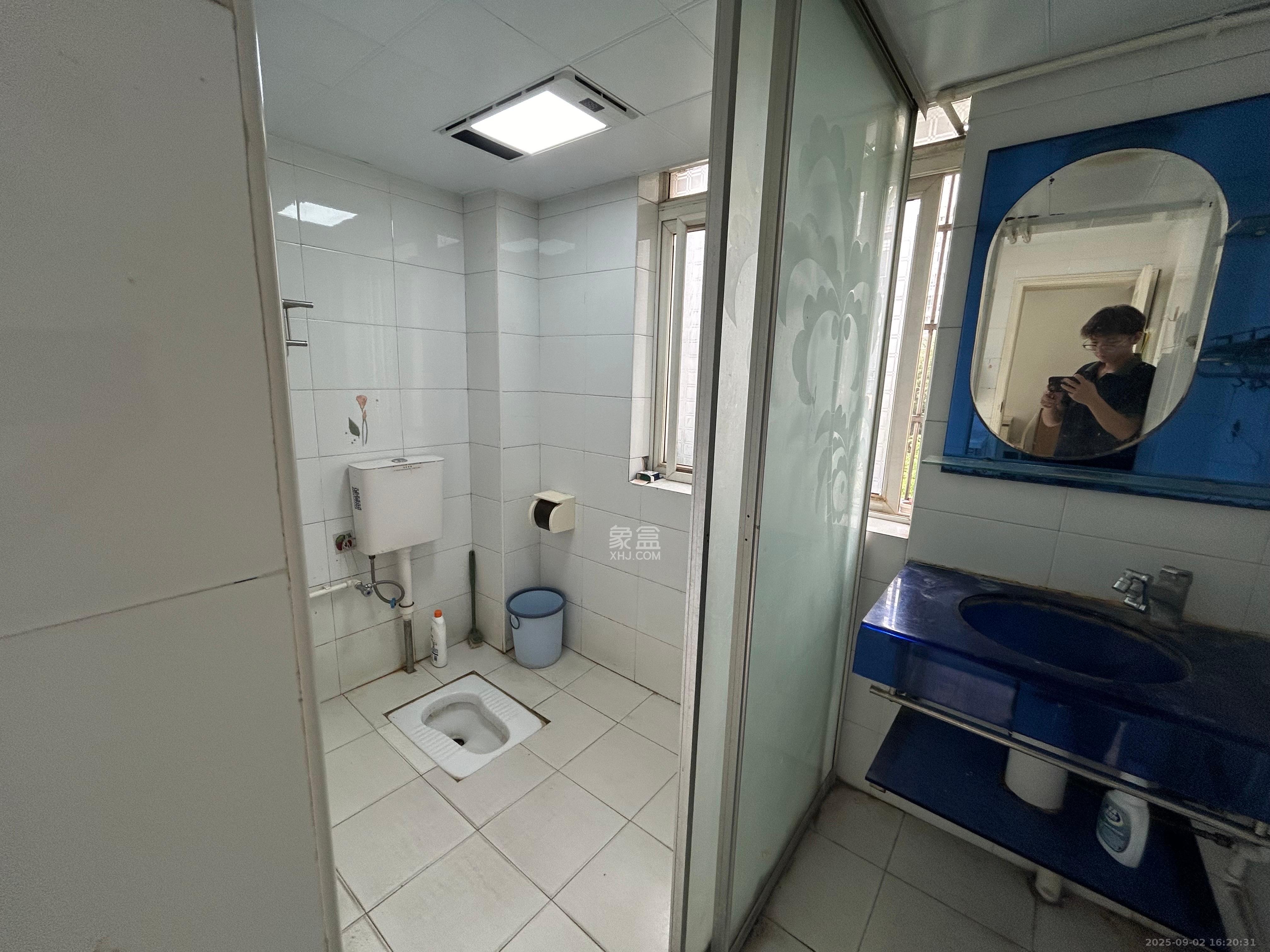 天翔新新家园  3室2厅2卫    2300.0元/月 天翔新新家园  3室2厅2卫    2300.0元/月室内图