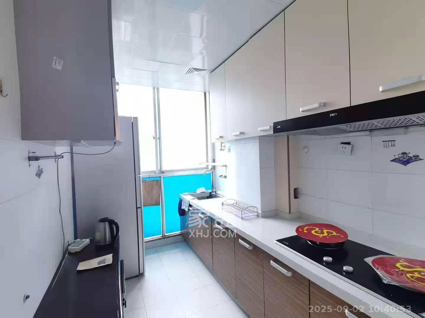 颐美园 3室2厅2卫 3000.0元/月 颐美园 3室2厅2卫 3000.0元/月室内图