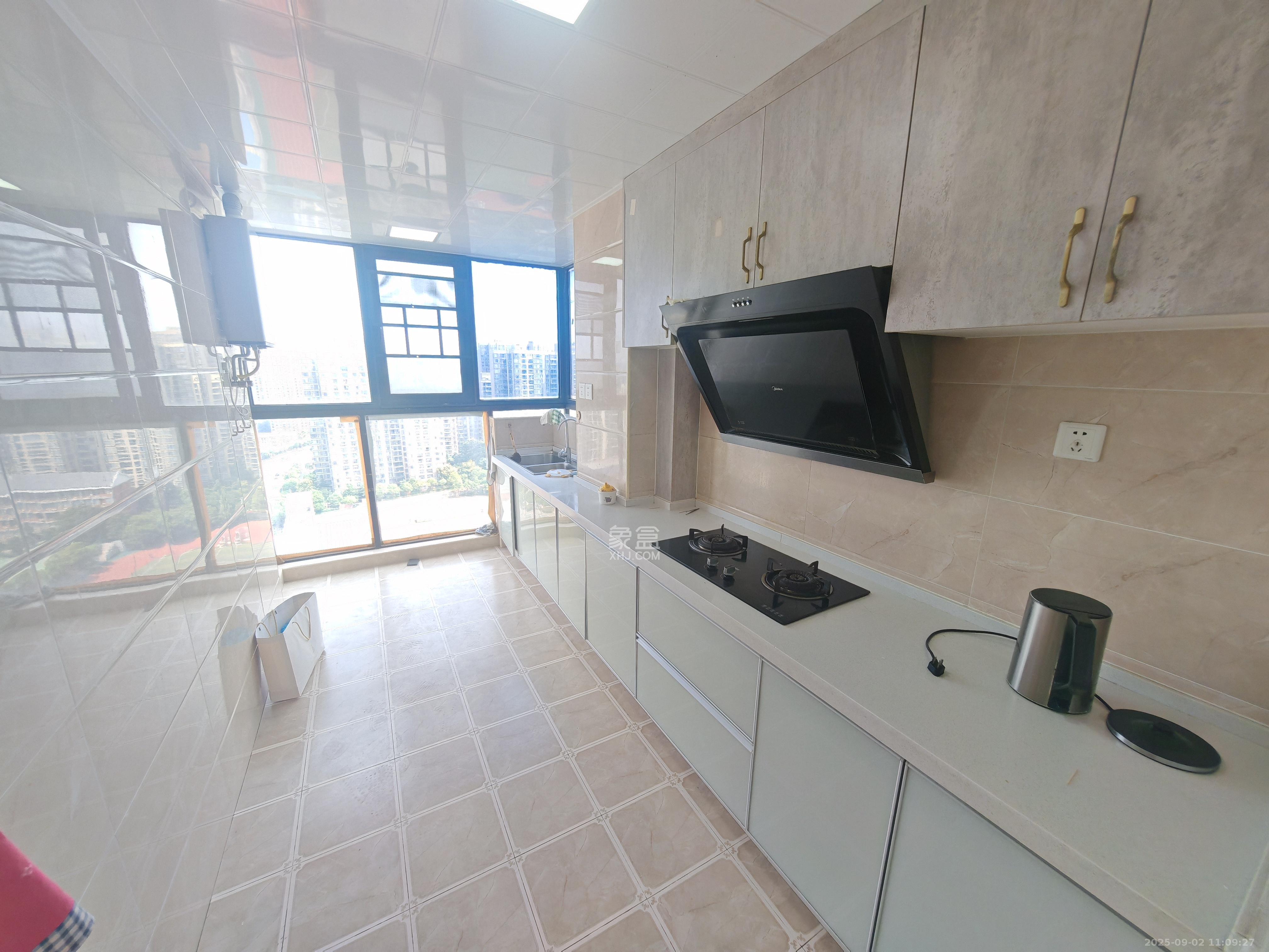 湘水熙园 4室2厅1卫 3300.0元/月 湘水熙园 4室2厅1卫 3300.0元/月室内图