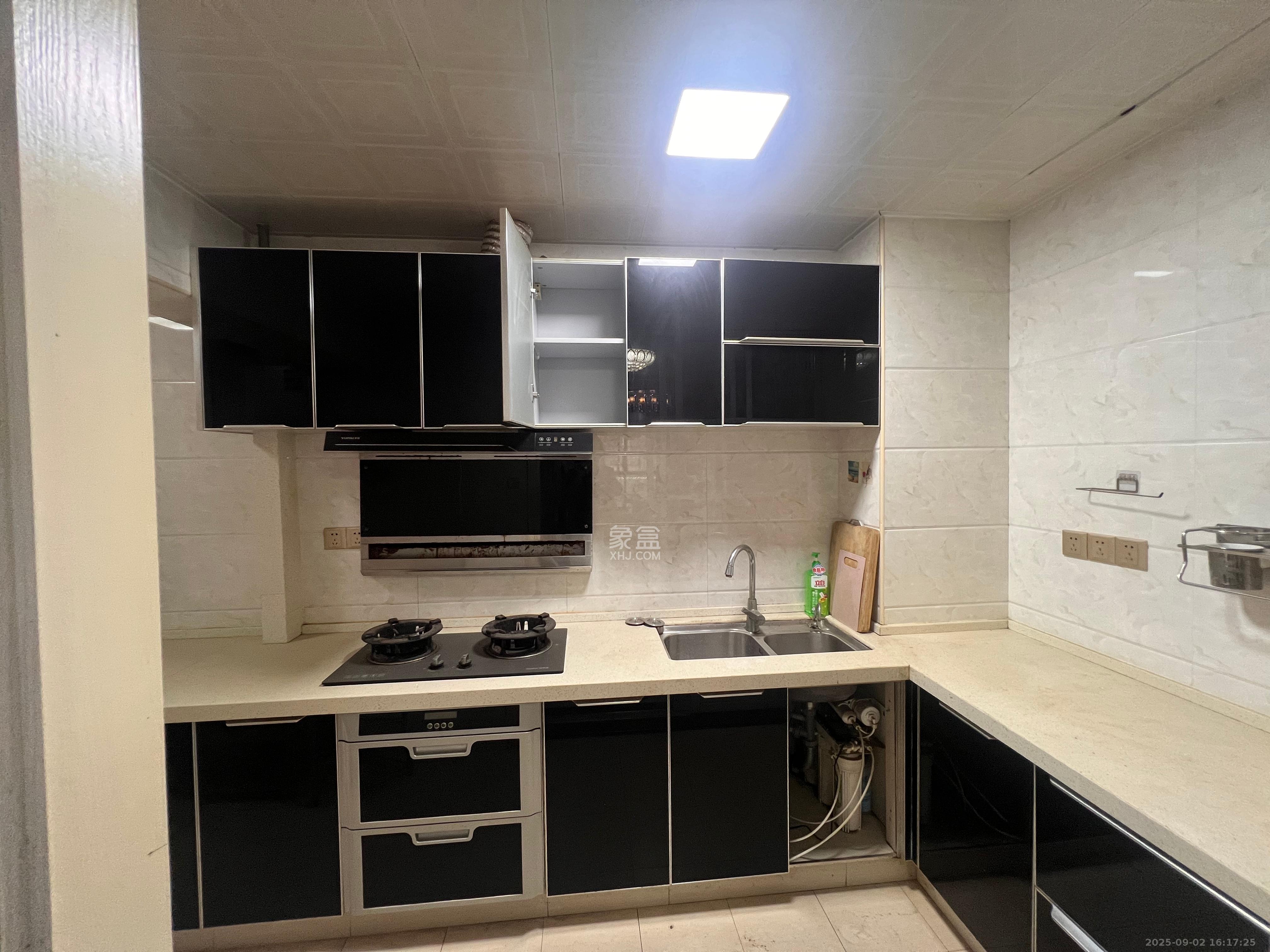 华夏佳园二期 3室2厅2卫 1400.0元/月 华夏佳园二期 3室2厅2卫 1400.0元/月室内图