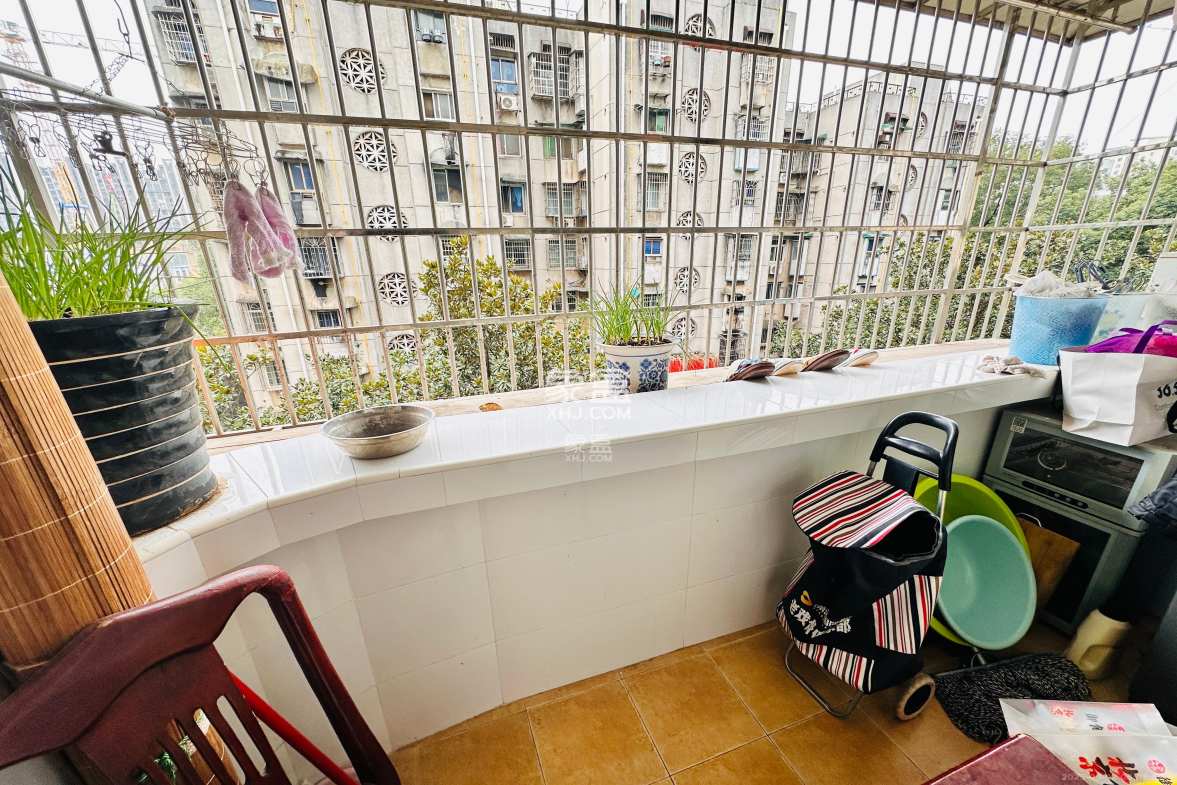 英才园三片  3室2厅1卫    2100.0元/月 英才园三片  3室2厅1卫    2100.0元/月室内图