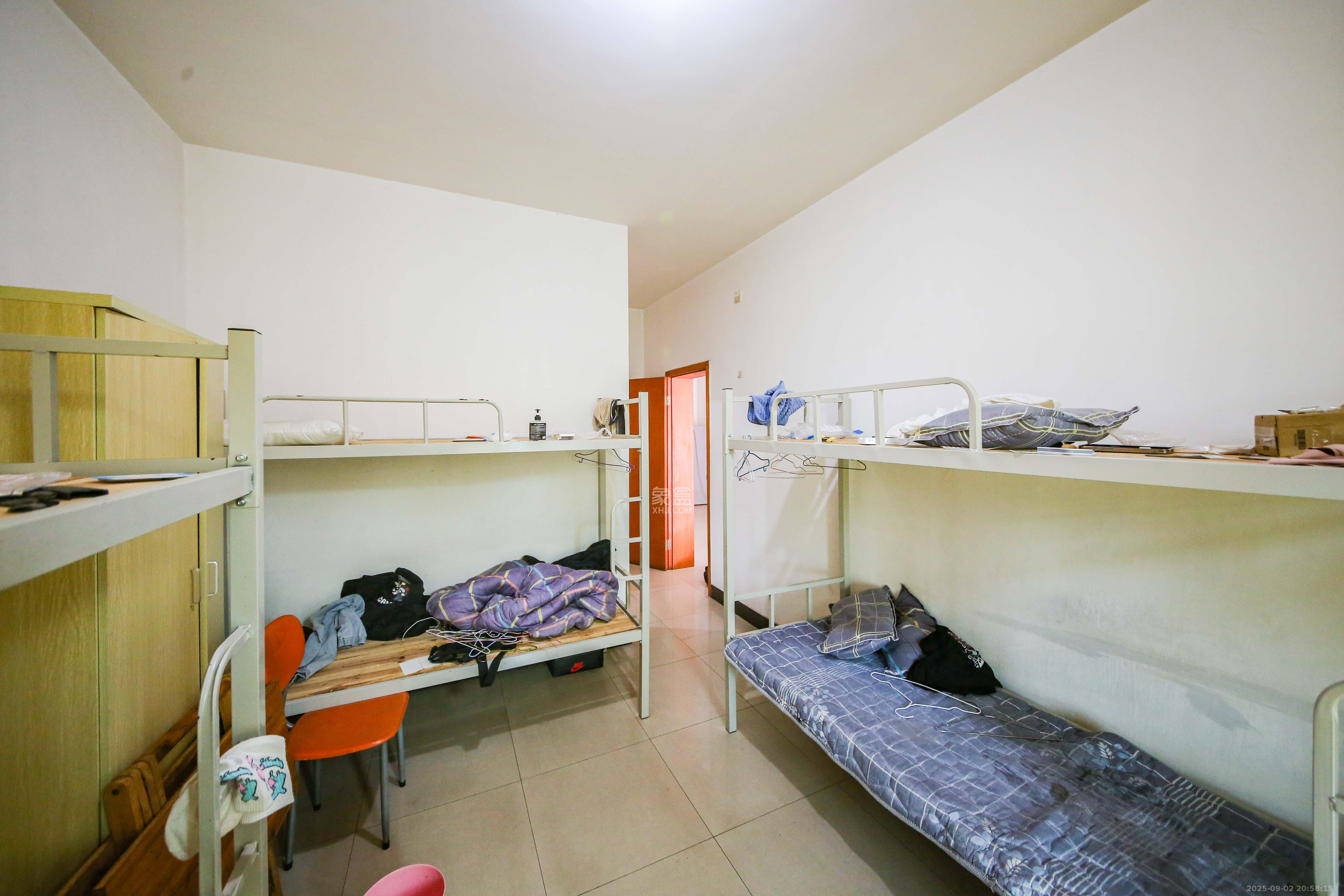 高升小区 3室2厅1卫 43.0万 高升小区 3室2厅1卫 43.0万卧室