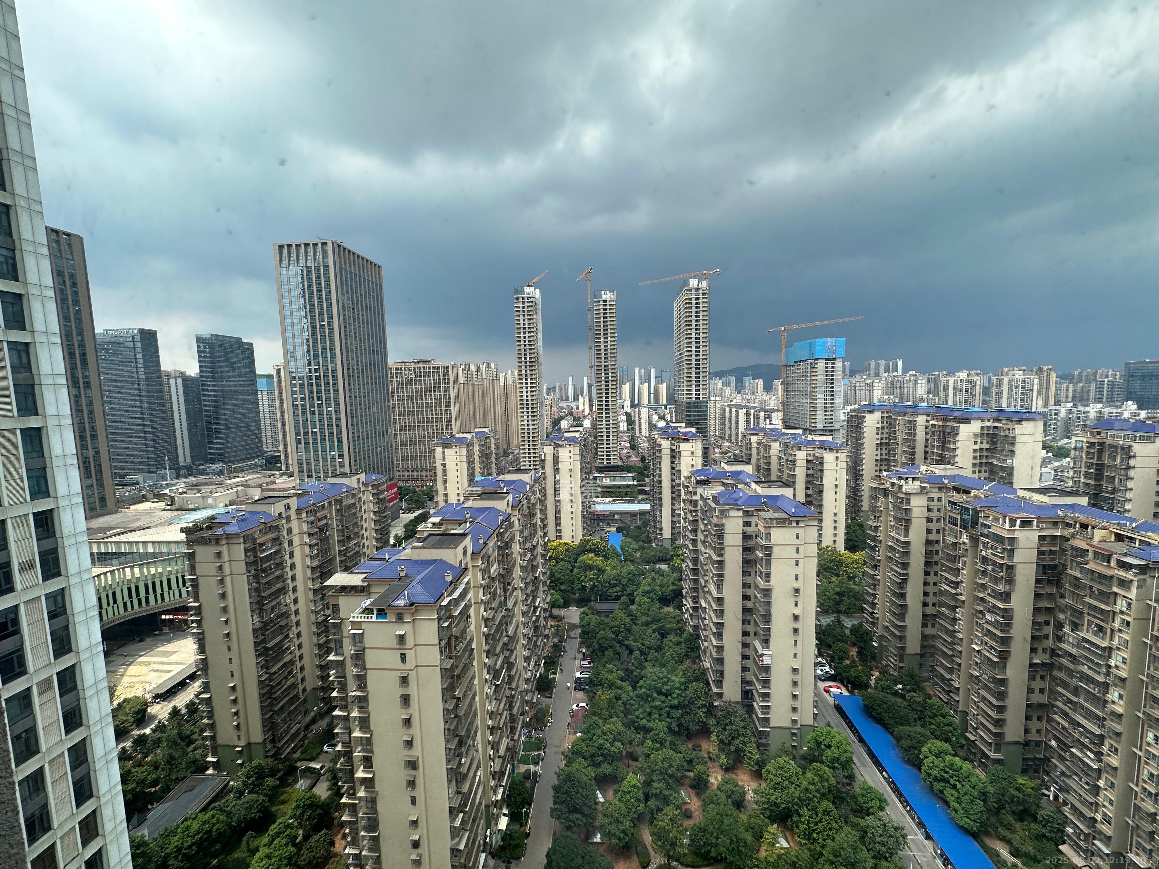 启迪协信中心  2室2厅1卫    2600.0元/月 启迪协信中心  2室2厅1卫    2600.0元/月