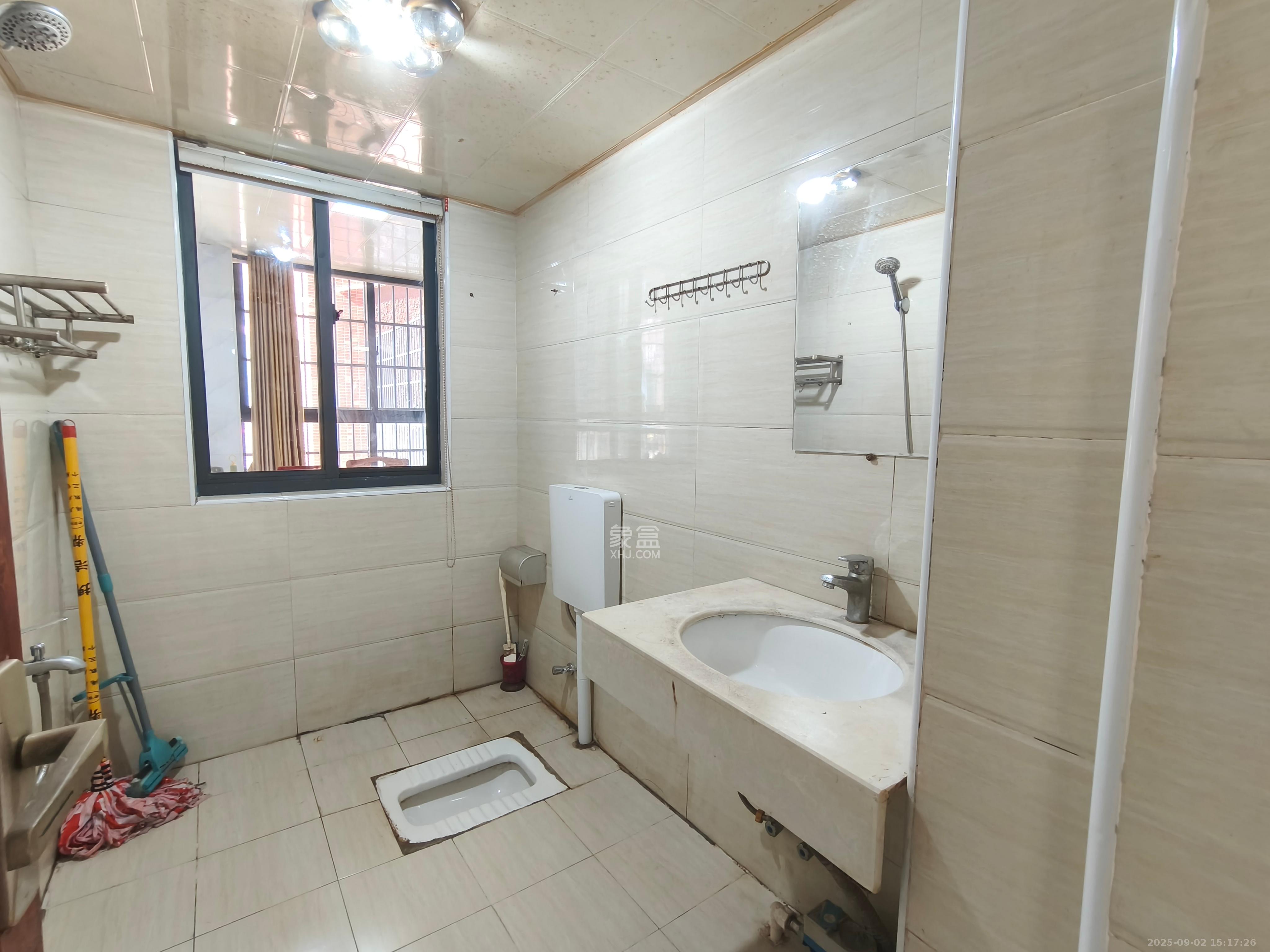 海德公园 4室2厅2卫 2200.0元/月 海德公园 4室2厅2卫 2200.0元/月室内图