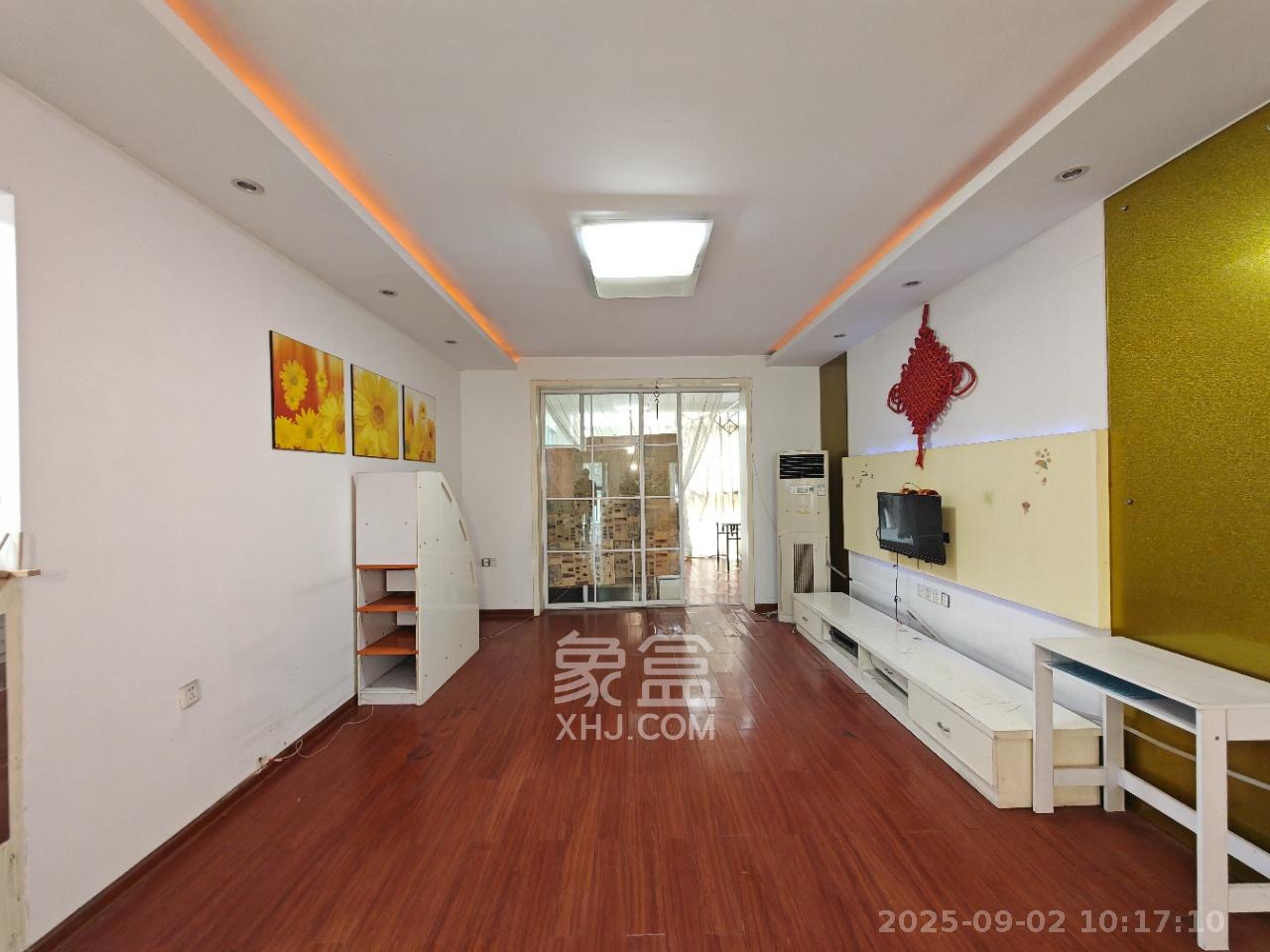 望兴景园一期  3室2厅1卫    2100.0元/月室内图1