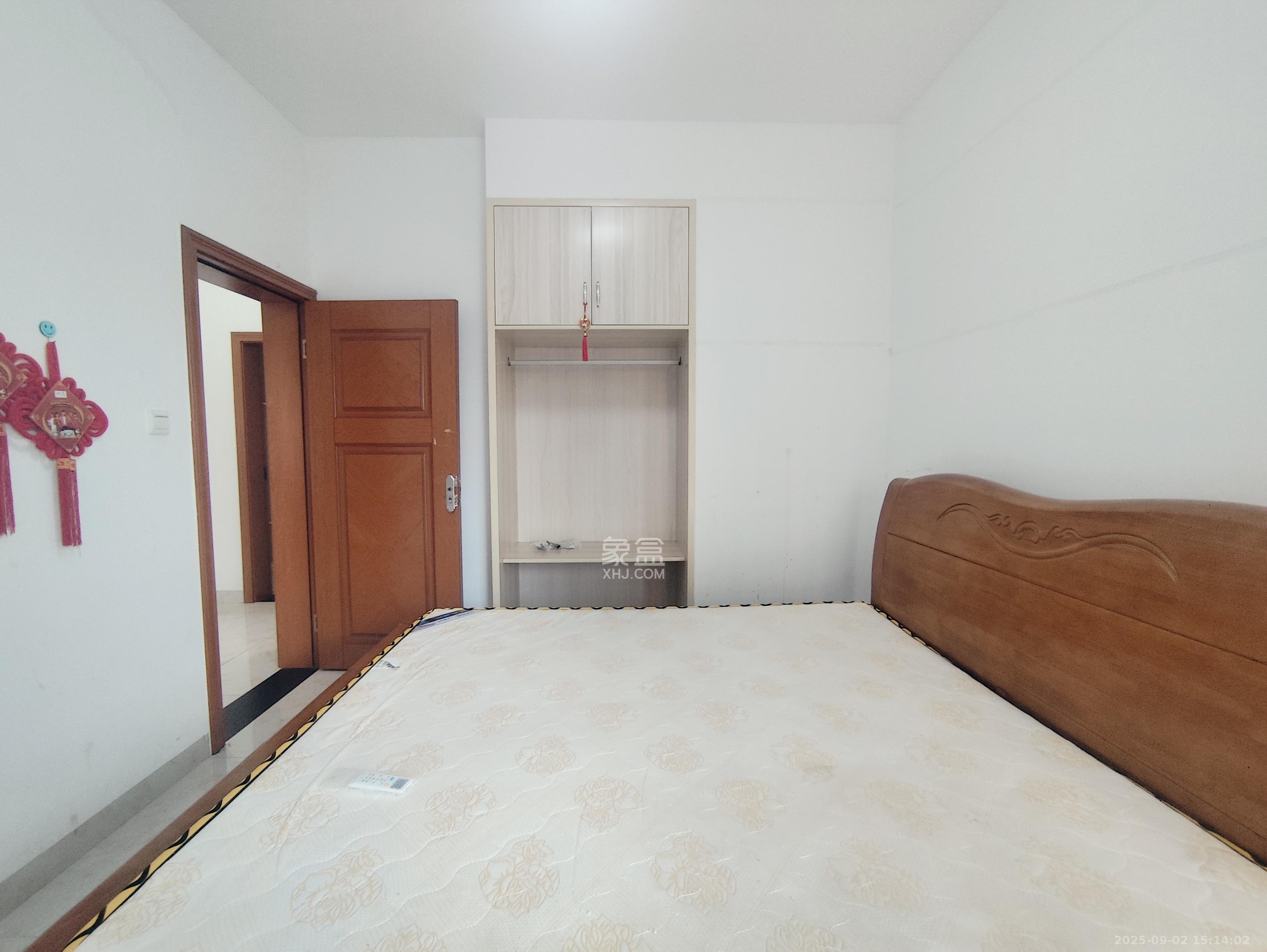 三景华御  4室2厅2卫   2500.00元/月室内图