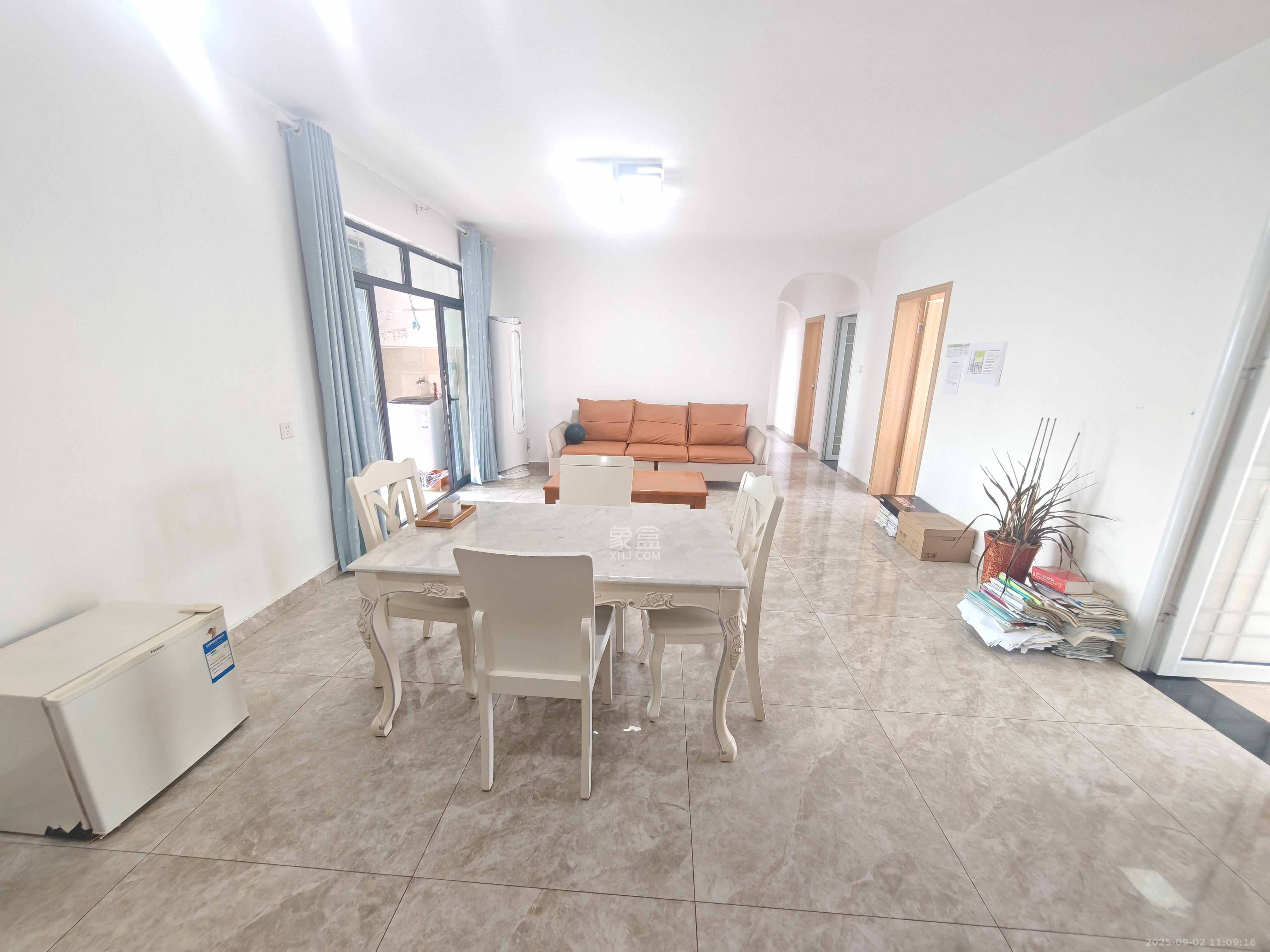 湘水熙园 4室2厅1卫 3300.0元/月 湘水熙园 4室2厅1卫 3300.0元/月室内图