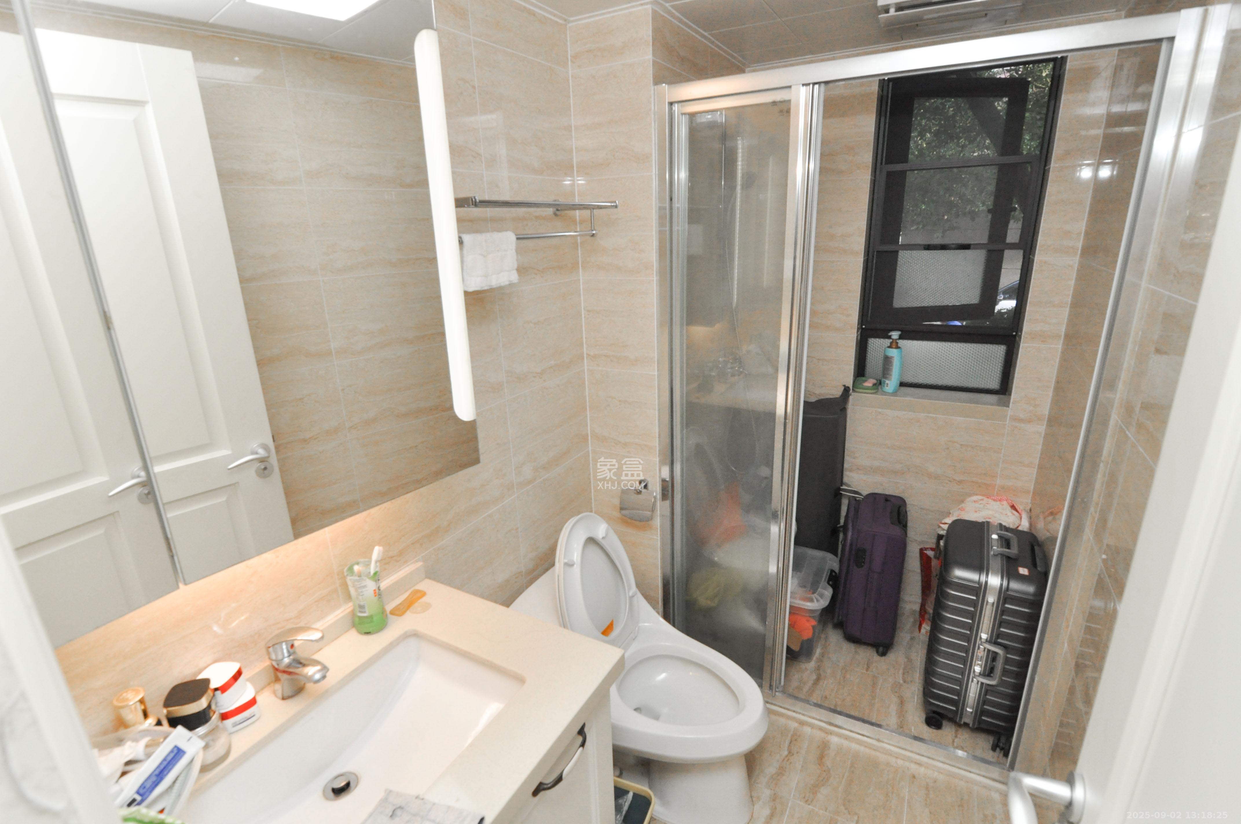 万科里梅溪郡  3室2厅2卫    175.8万其他