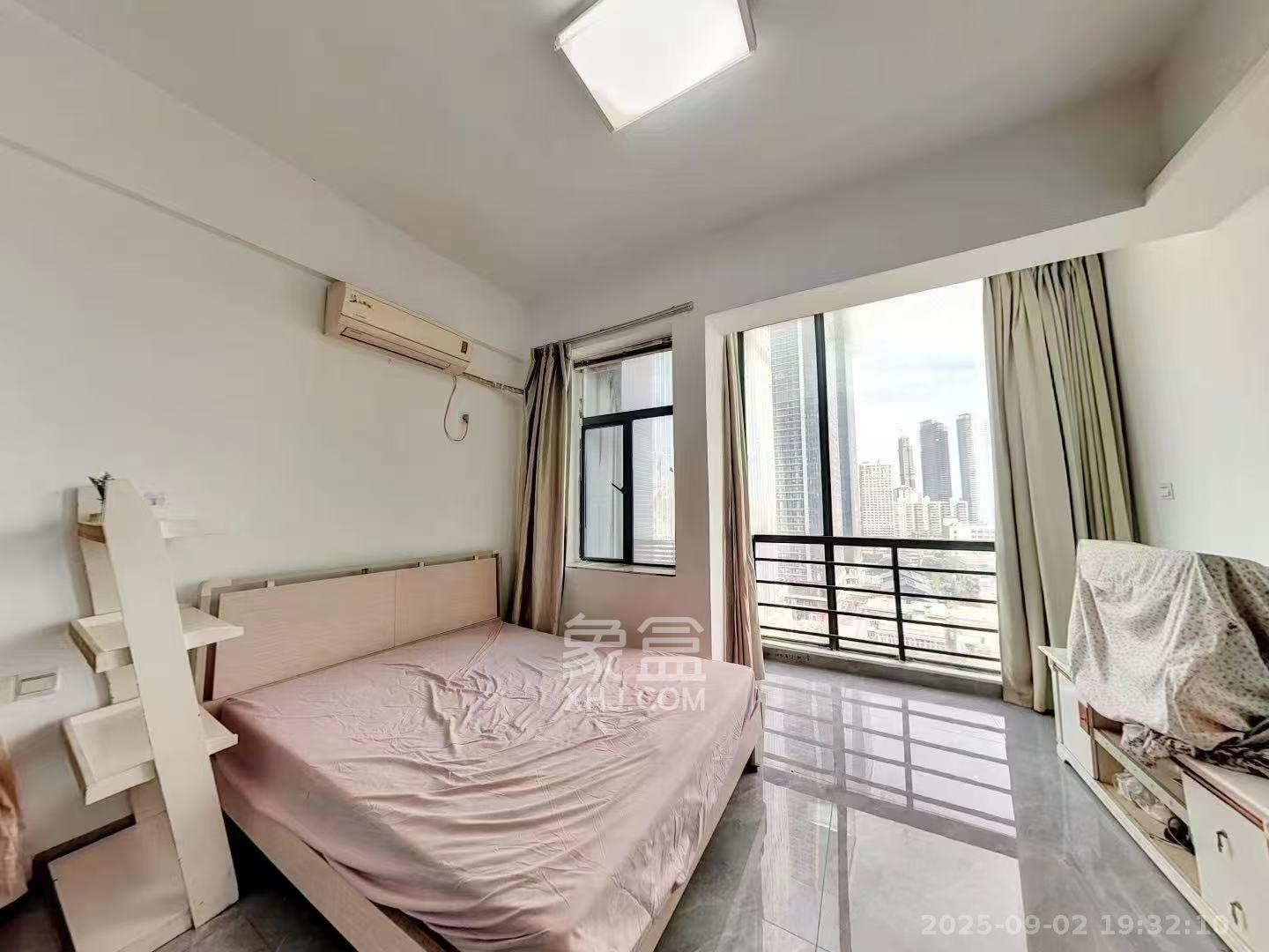 YO领域(领御大厦) 1室1厅1卫 1800.0元/月 YO领域(领御大厦) 1室1厅1卫 1800.0元/月室内图