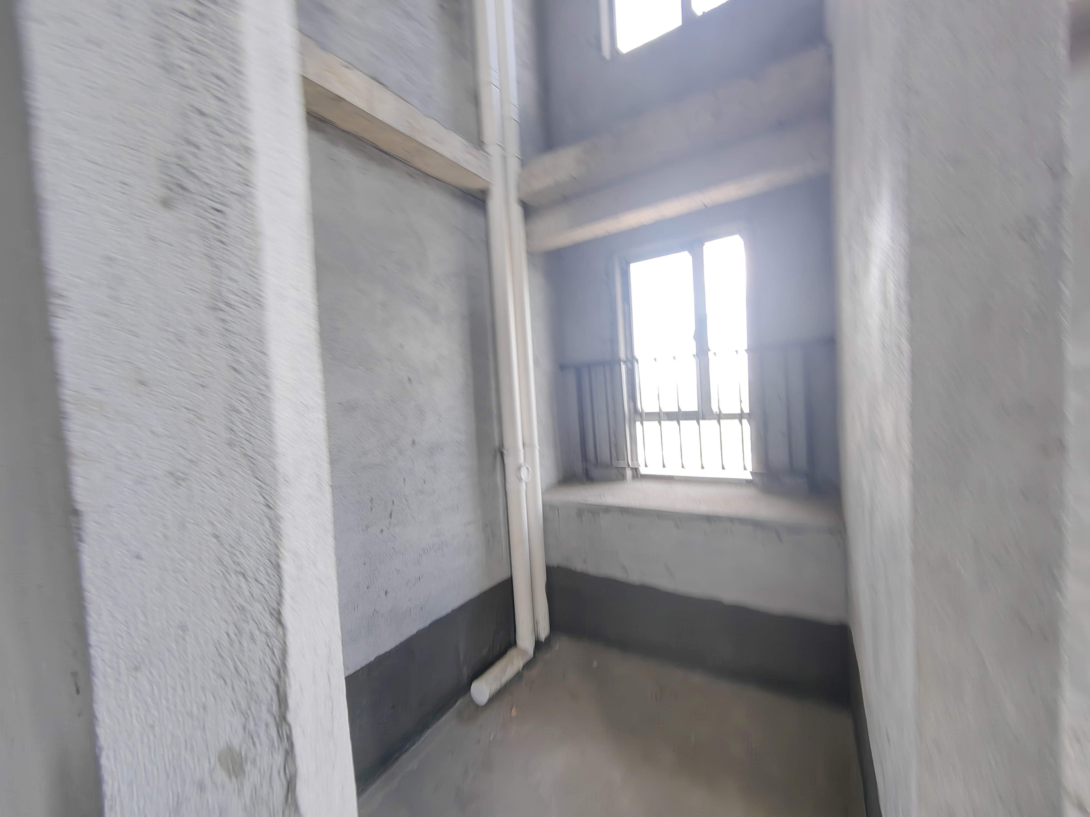 北建理想城  8室4厅4卫    60.0万客厅