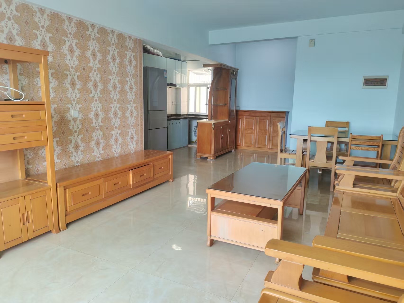 古城河畔华庭 2室2厅1卫 2300.0元/月 古城河畔华庭 2室2厅1卫 2300.0元/月室内图