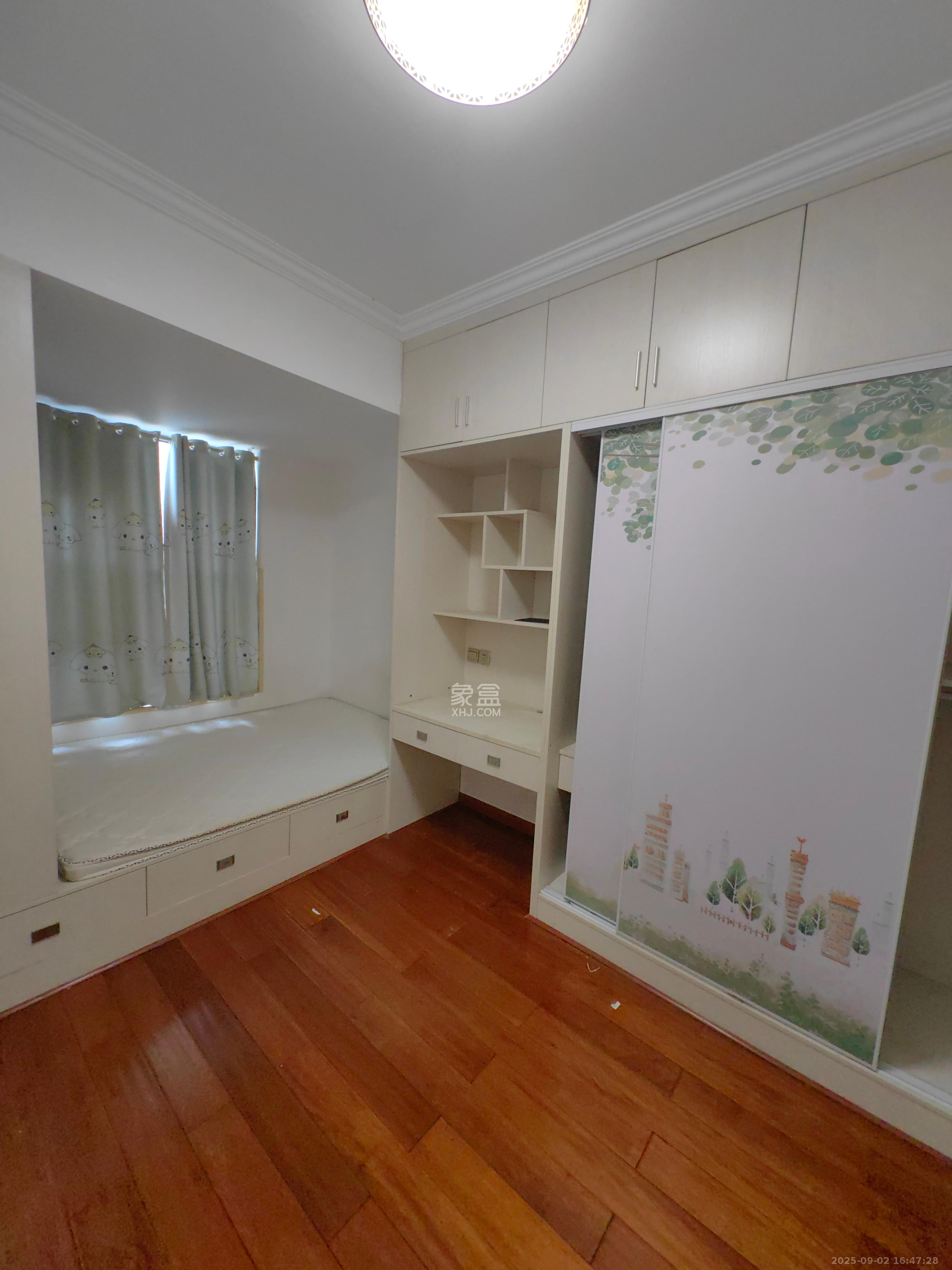 荣盛花语馨苑 3室2厅1卫 2800.0元/月 荣盛花语馨苑 3室2厅1卫 2800.0元/月室内图