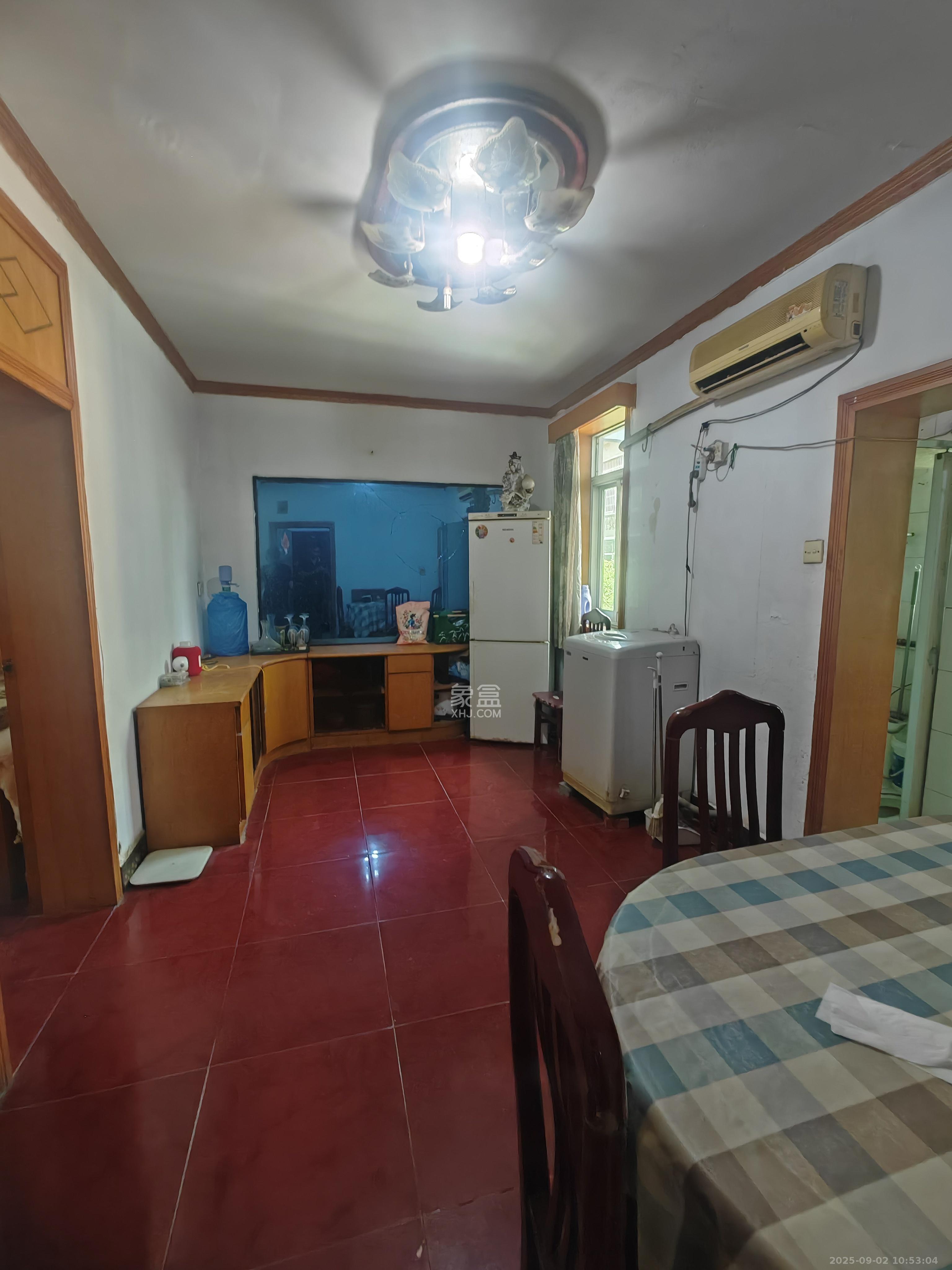 赤岗小区(一二三片) 1室2厅1卫 1200.0元/月 赤岗小区(一二三片) 1室2厅1卫 1200.0元/月室内图