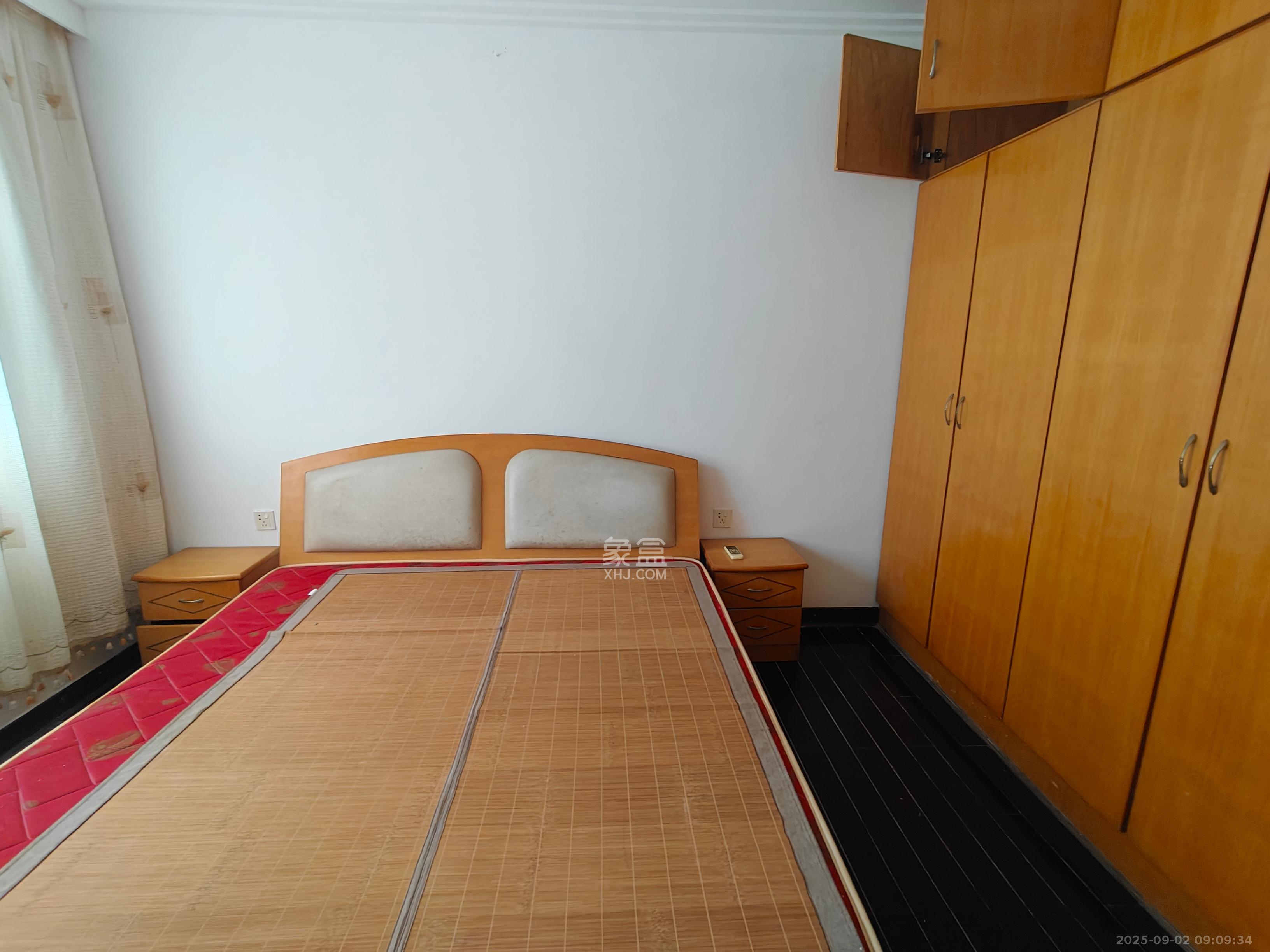 咸嘉新村嘉兴苑  2室2厅1卫   1800.00元/月室内图