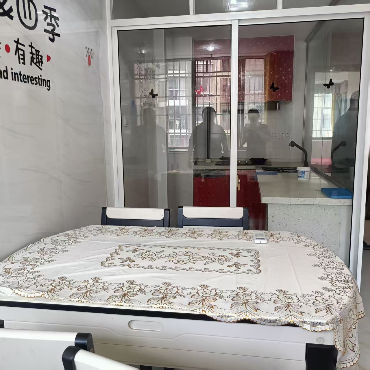 香格里拉 2室2厅1卫 1300.0元/月 香格里拉 2室2厅1卫 1300.0元/月室内图