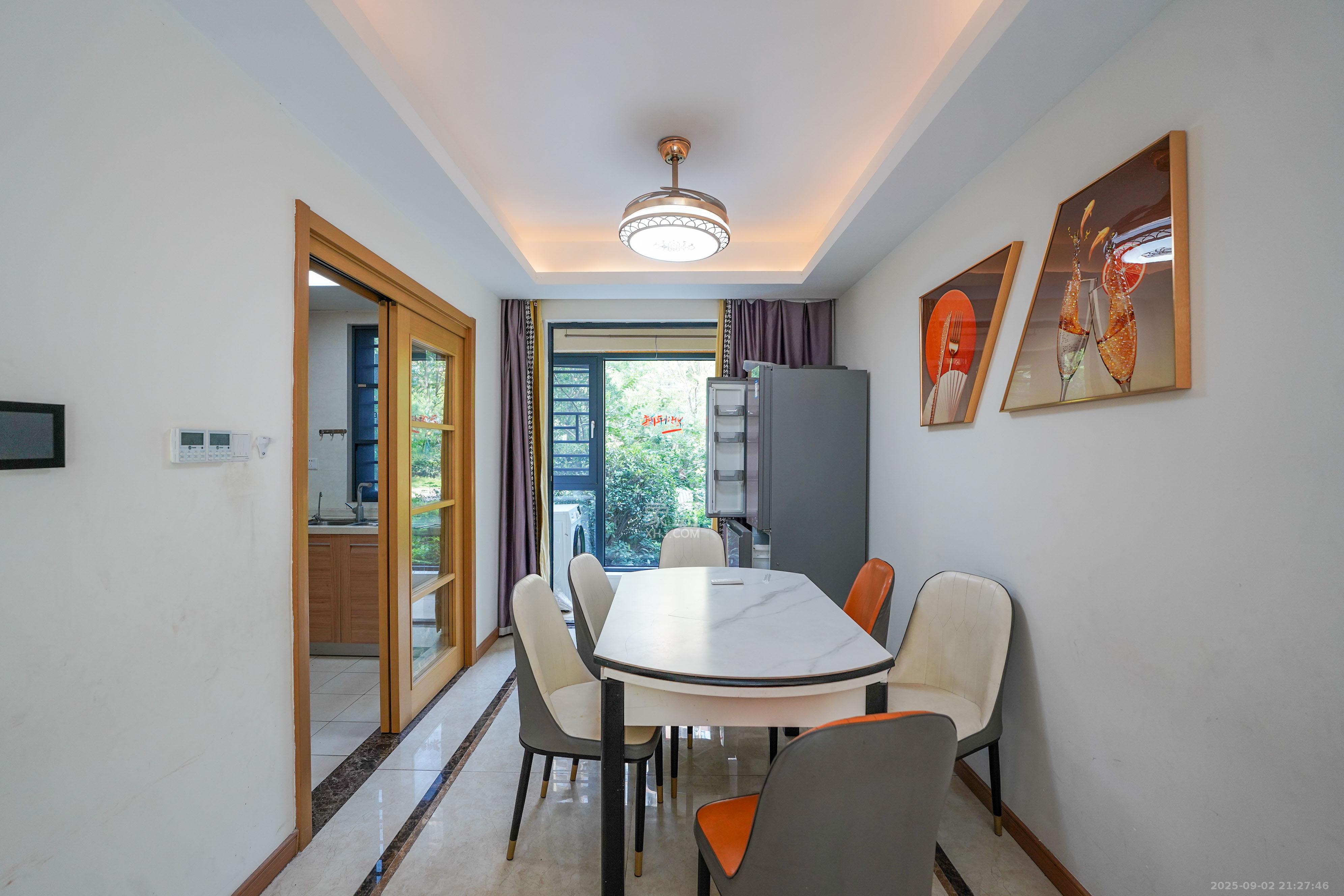 中建璟和城  4室2厅2卫    98.0万 中建璟和城  4室2厅2卫    98.0万客厅