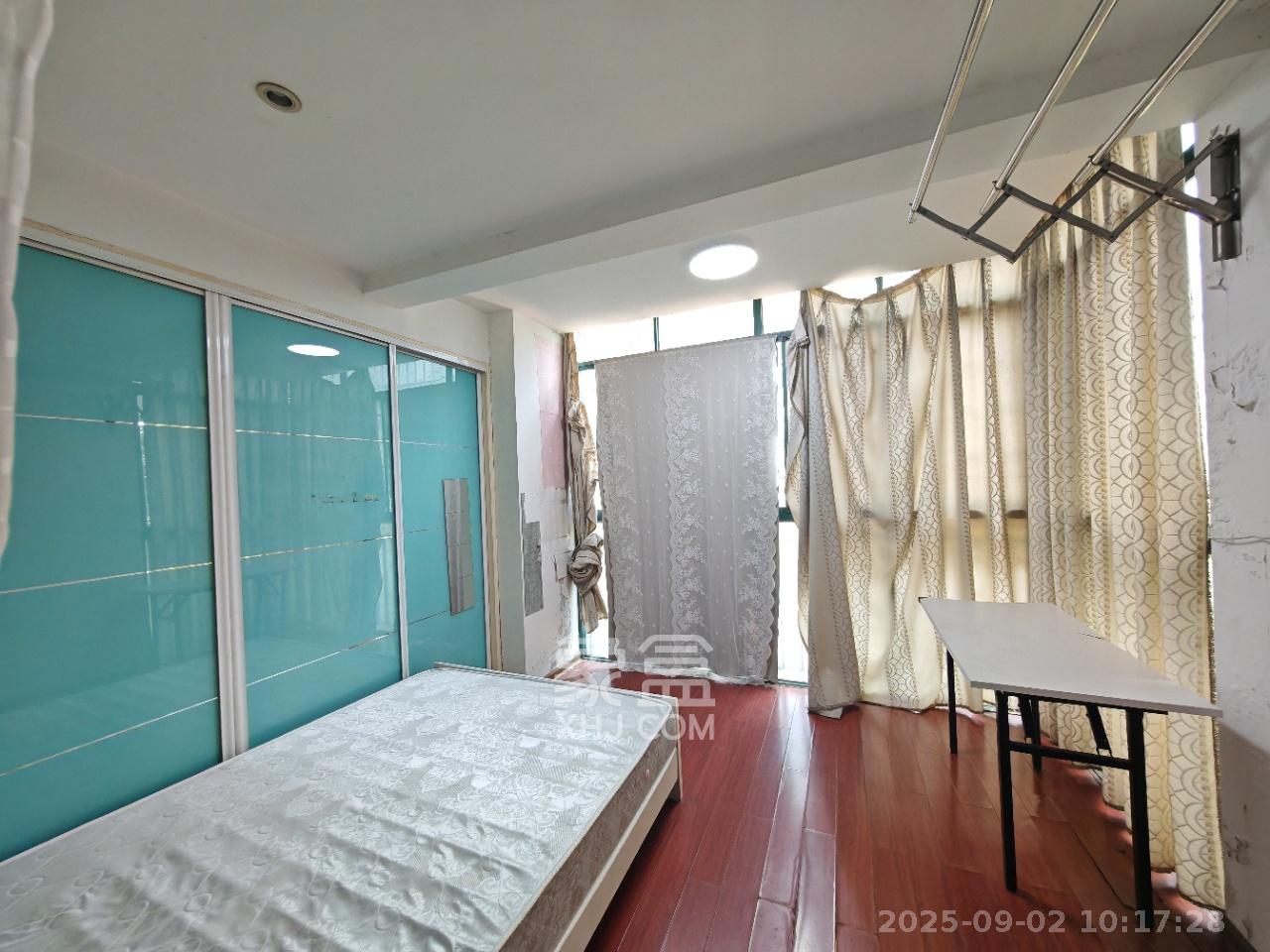 望兴景园一期  3室2厅1卫    2100.0元/月室内图