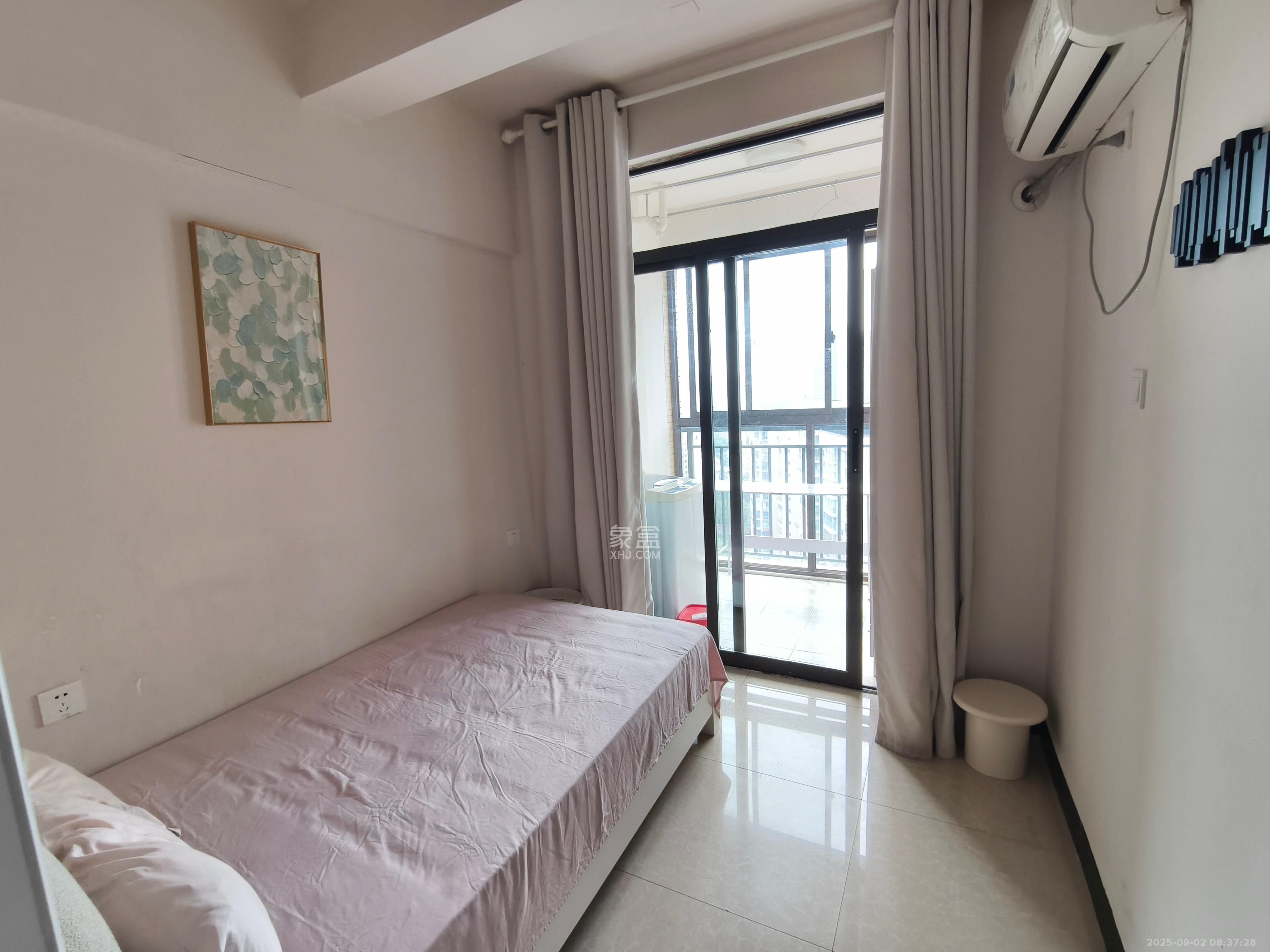 钱隆樽品(一、二、三期)  2室1厅1卫    2200.0元/月室内图