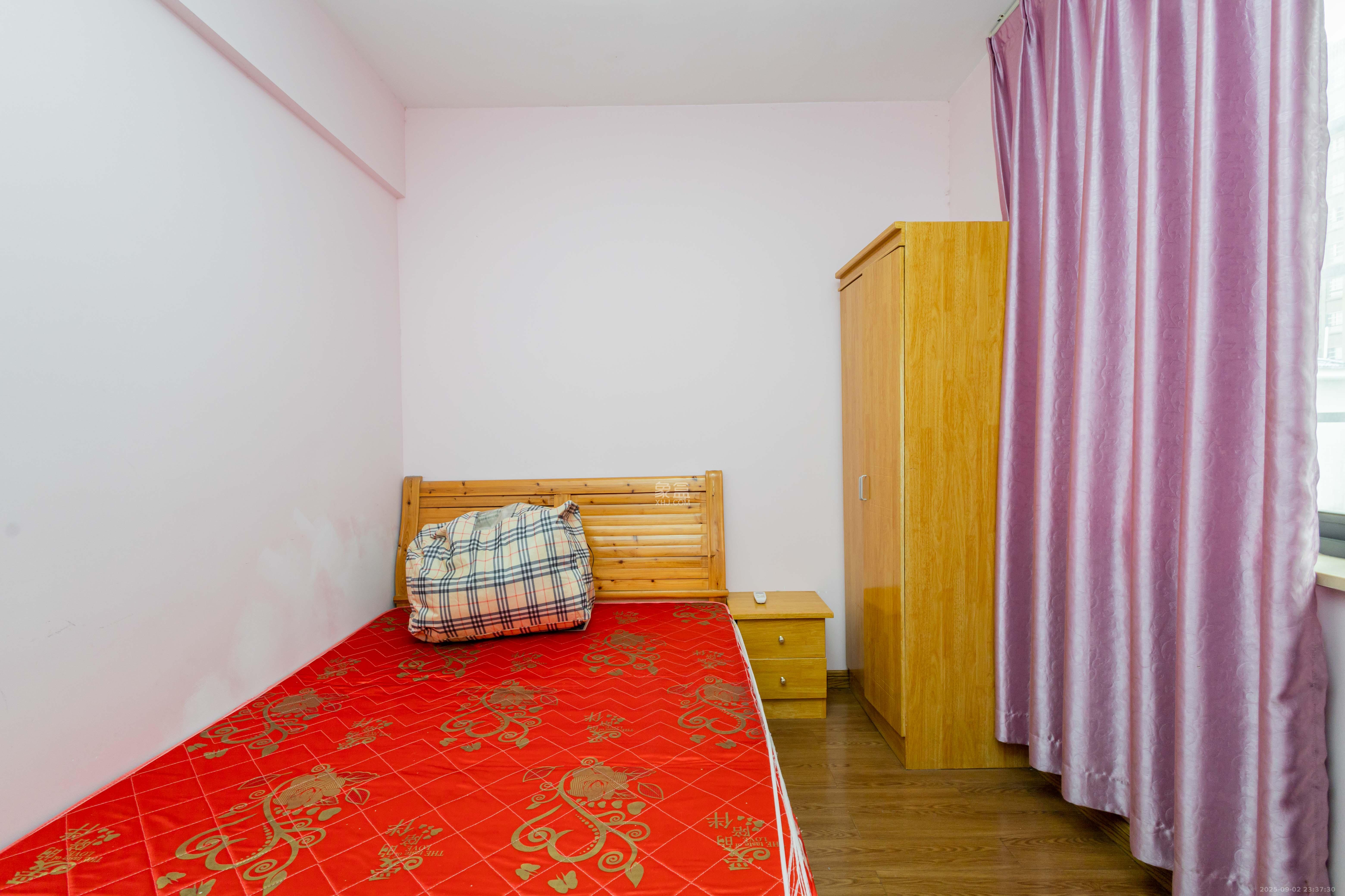 高林仕家  3室2厅2卫    65.0万卧室