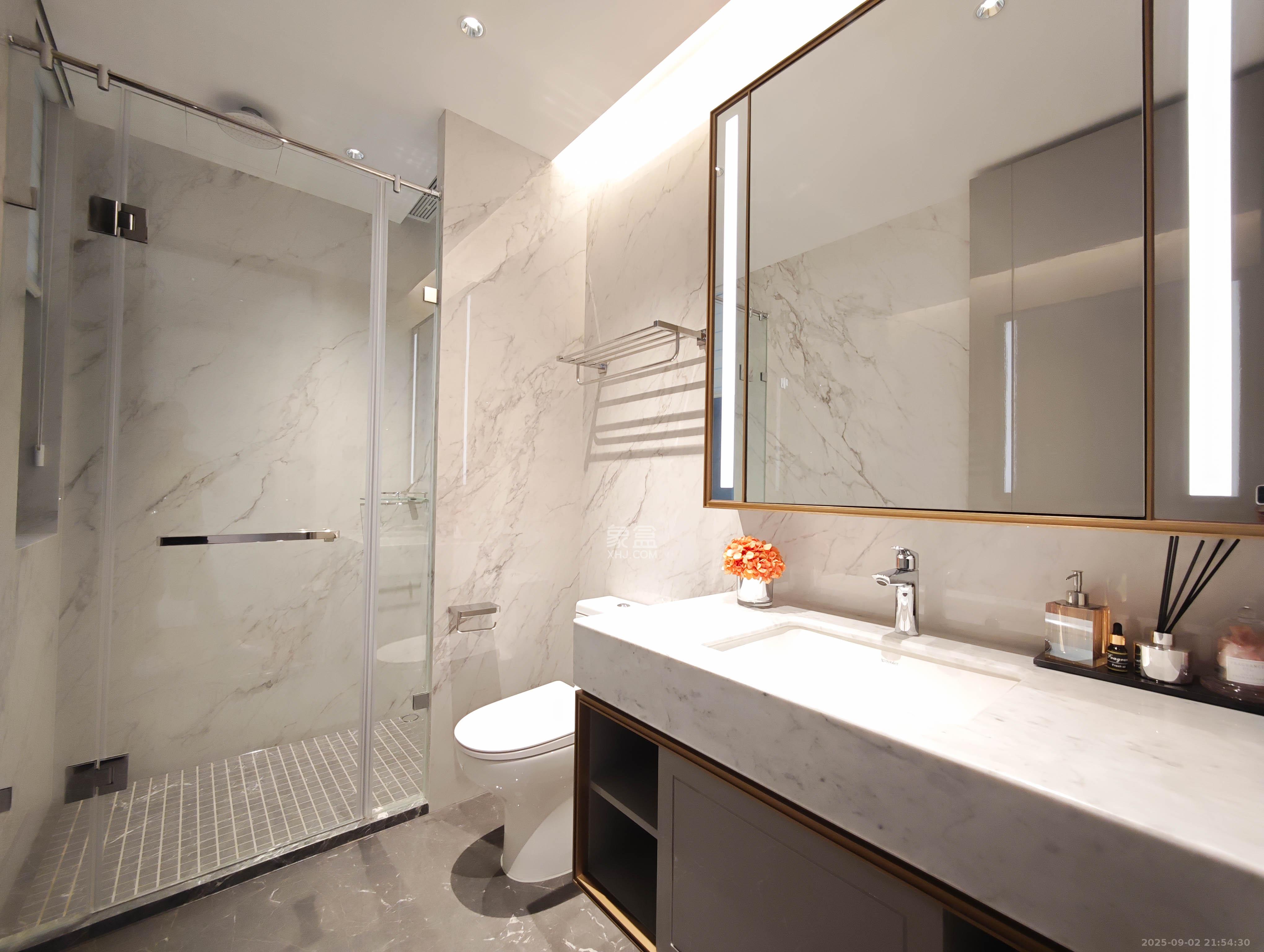 运达会展湾一期  4室2厅2卫    520.0万卫生间