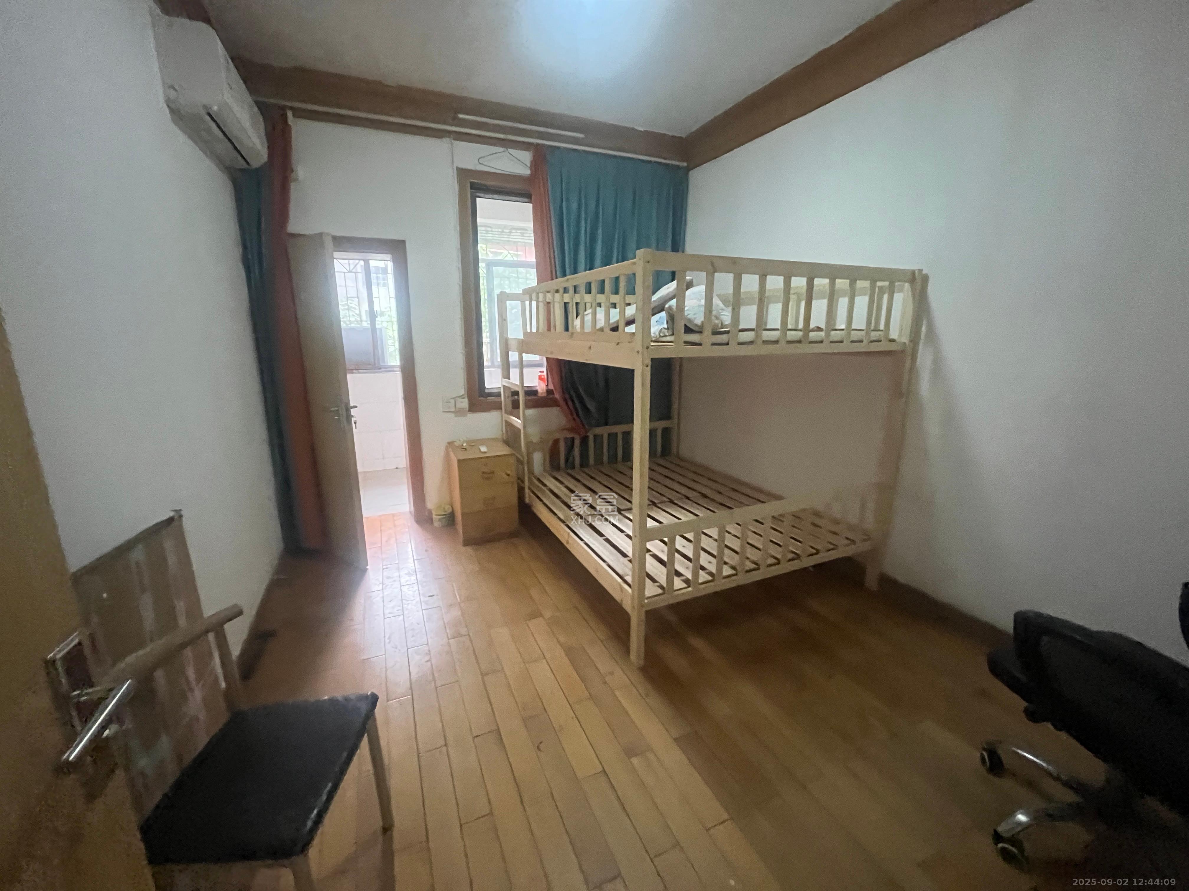 省军区宿舍  1室0厅0卫    3000.0元/月室内图