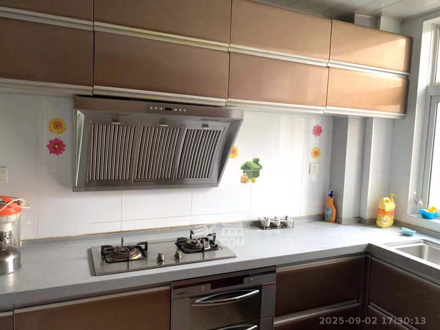 嘉盛华庭（一期、二期、三期）  1室0厅0卫    2200.0元/月室内图