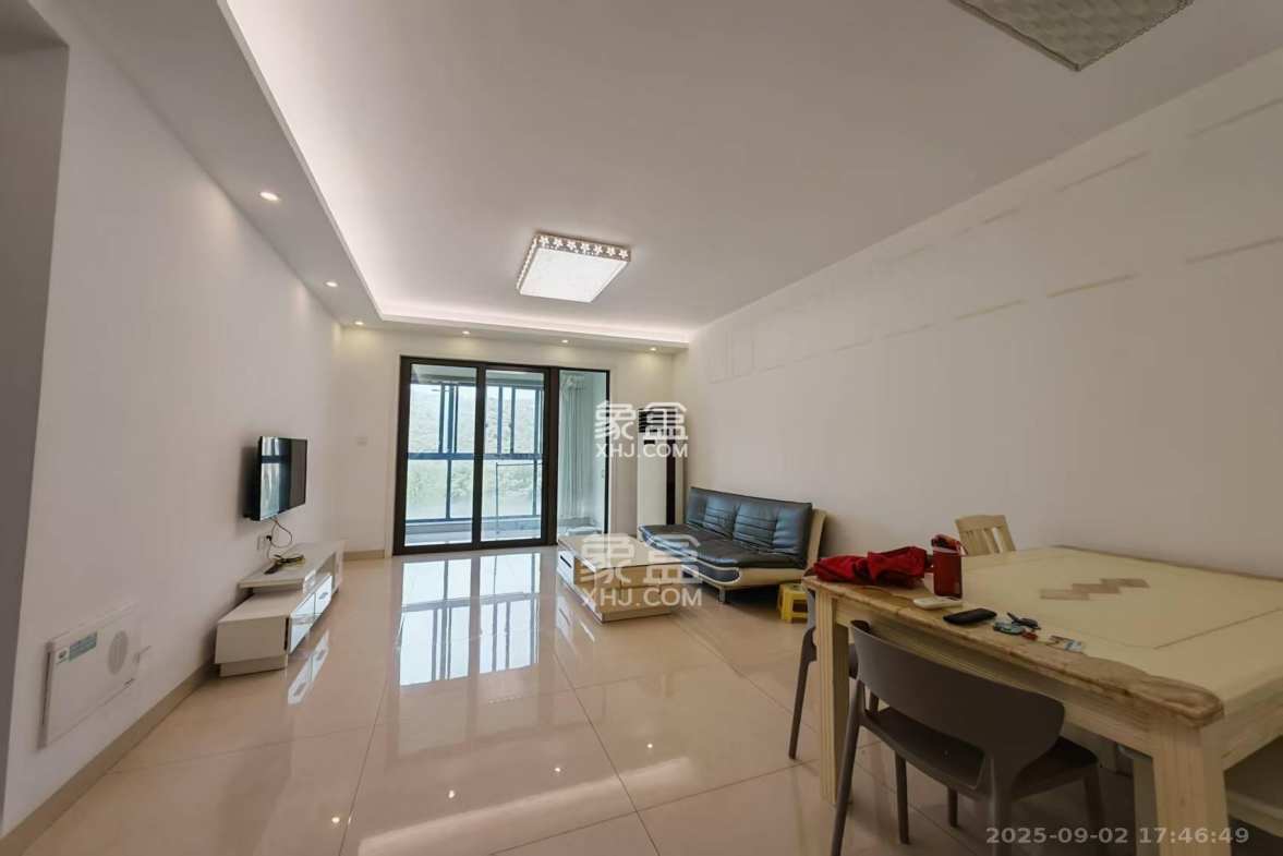 金茂梅溪湖  2室2厅1卫    2500.0元/月 金茂梅溪湖  2室2厅1卫    2500.0元/月室内图