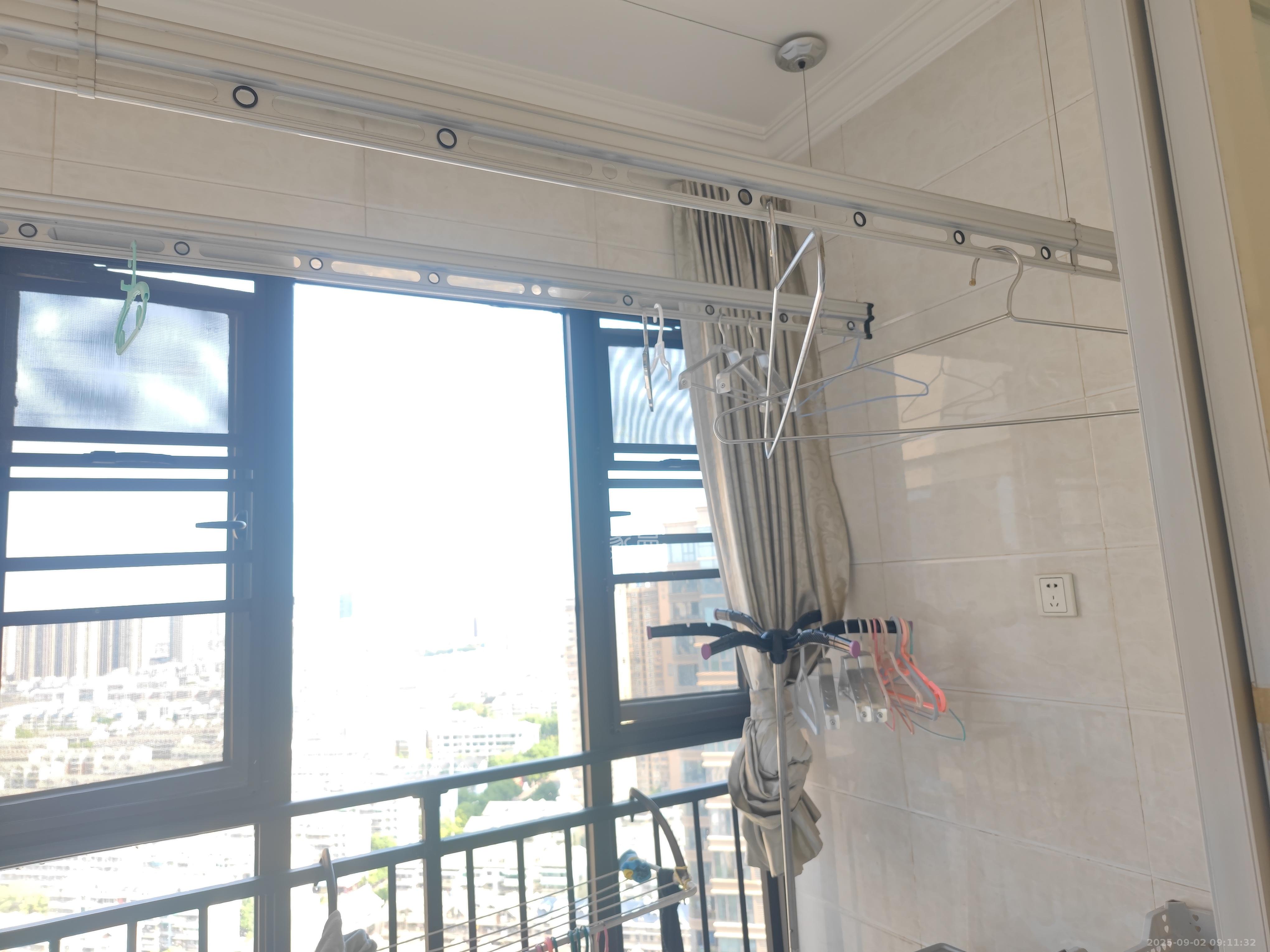 湘域熙岸  3室2厅1卫    3200.0元/月 湘域熙岸  3室2厅1卫    3200.0元/月室内图