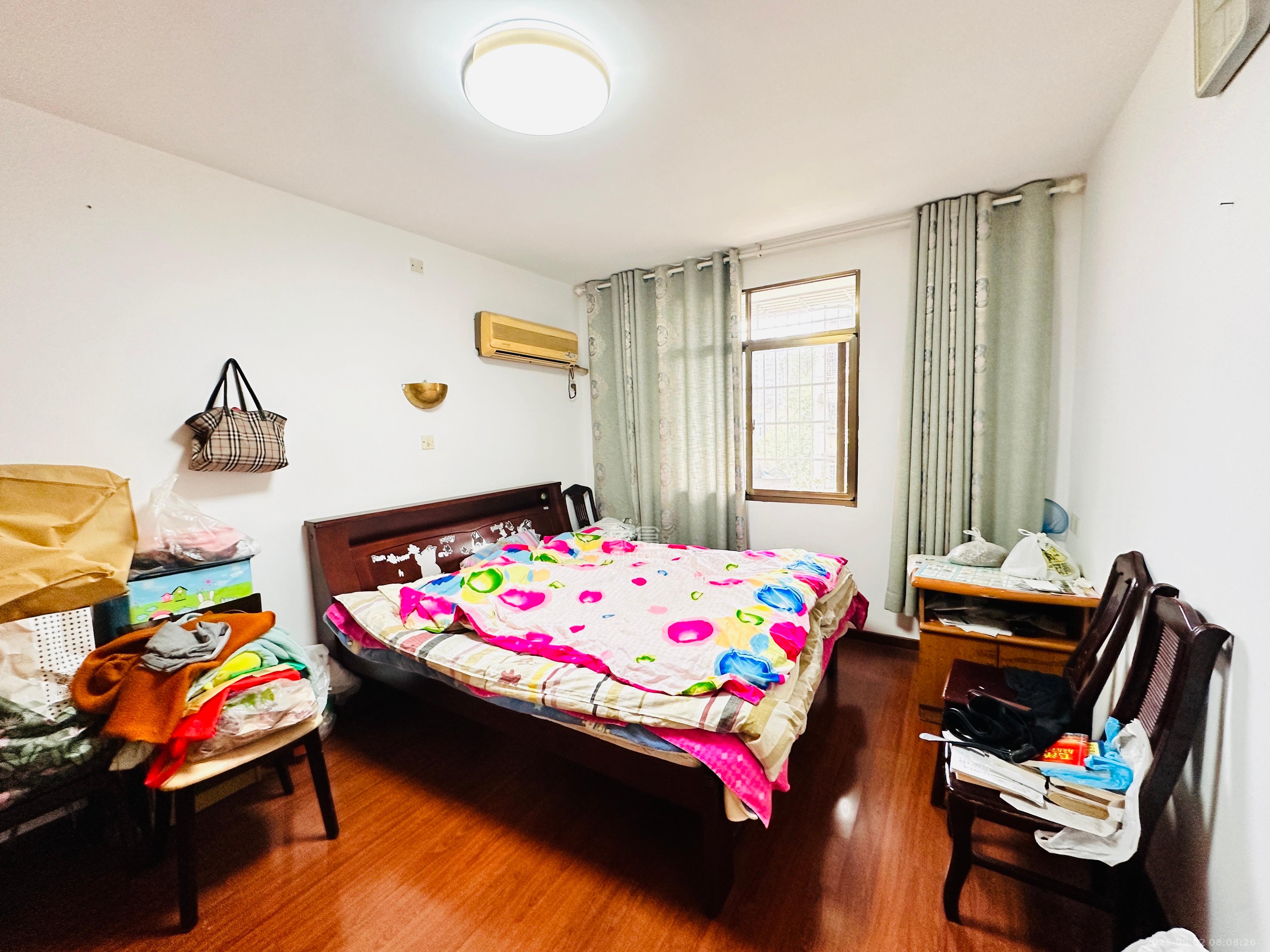 英才园三片  3室2厅1卫    2100.0元/月 英才园三片  3室2厅1卫    2100.0元/月室内图