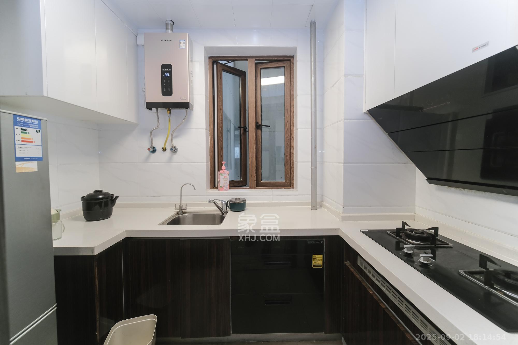 碧桂园翘楚棠  3室2厅2卫    85.0万 碧桂园翘楚棠  3室2厅2卫    85.0万厨房