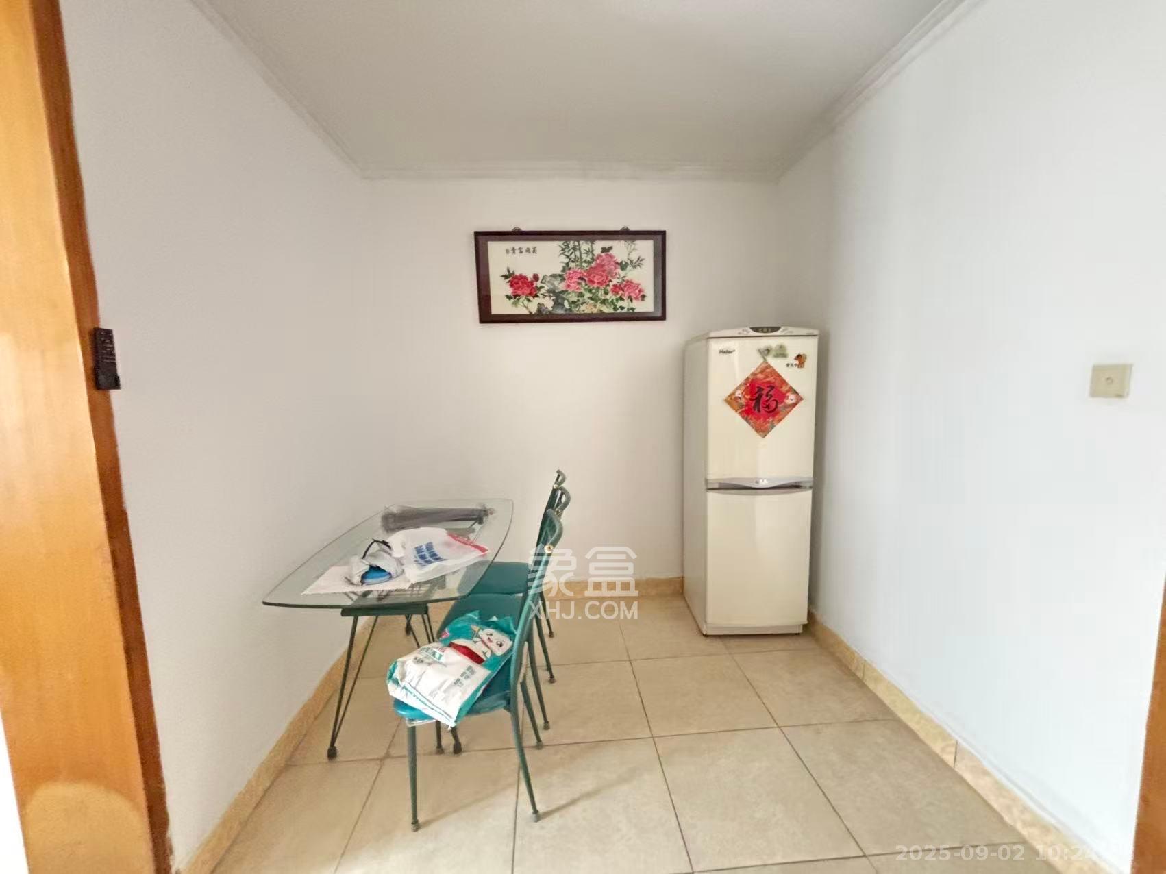 南园小区 1室0厅0卫 1600.0元/月 南园小区 1室0厅0卫 1600.0元/月室内图