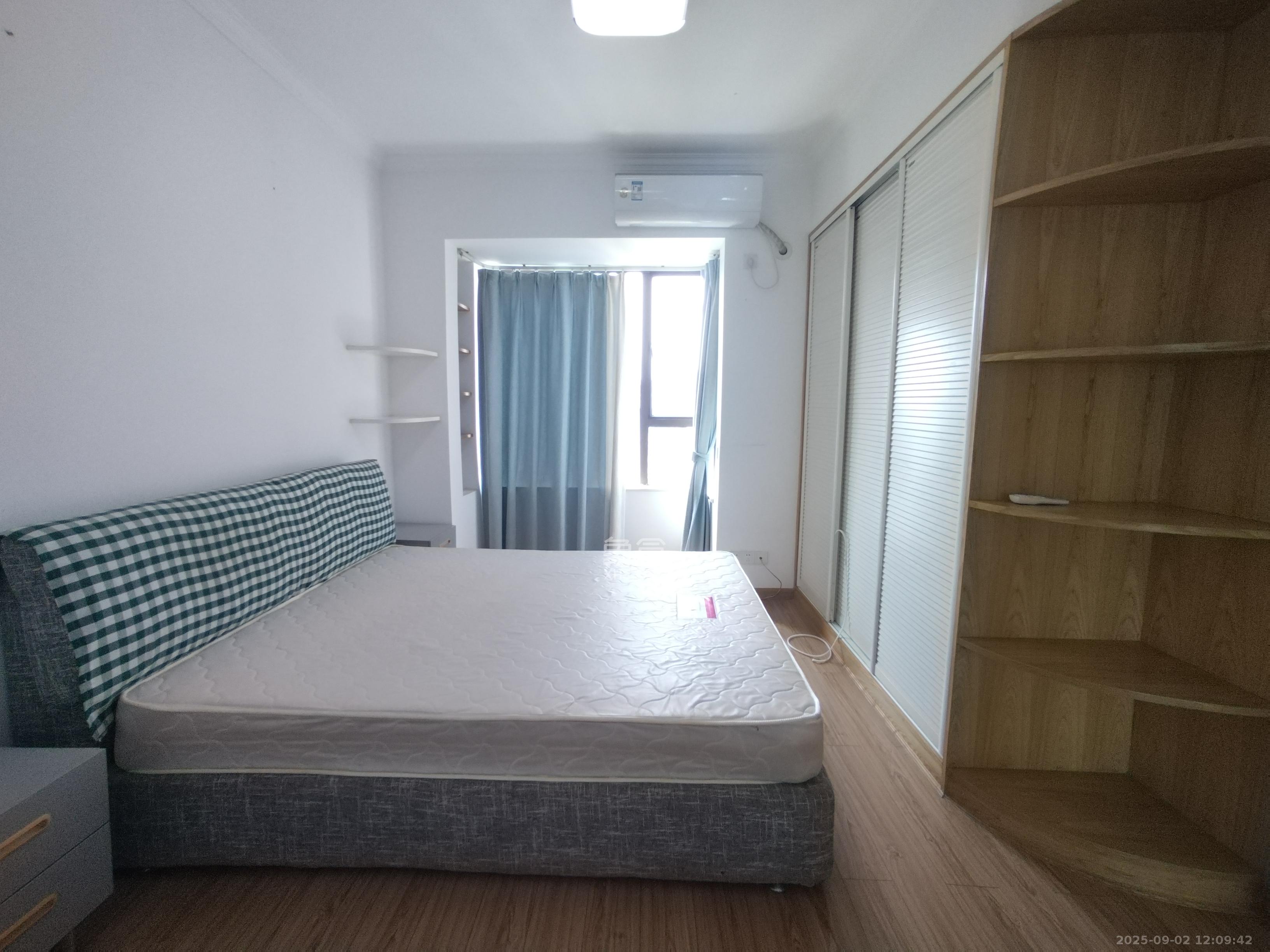 滨江一号（丰泰花园）  3室2厅2卫    3000.0元/月室内图