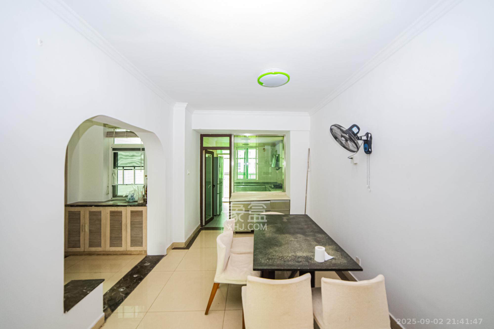 珠江花城一期桂苑 3室2厅1卫 120.0万 珠江花城一期桂苑 3室2厅1卫 120.0万客厅