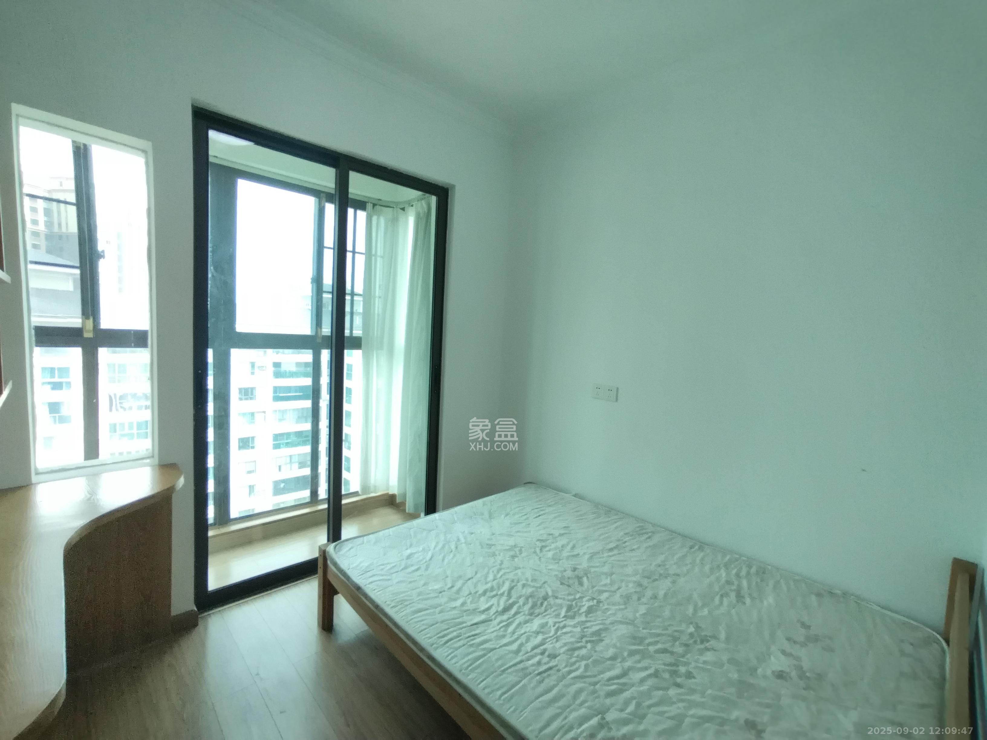 滨江一号（丰泰花园）  3室2厅2卫    3000.0元/月室内图