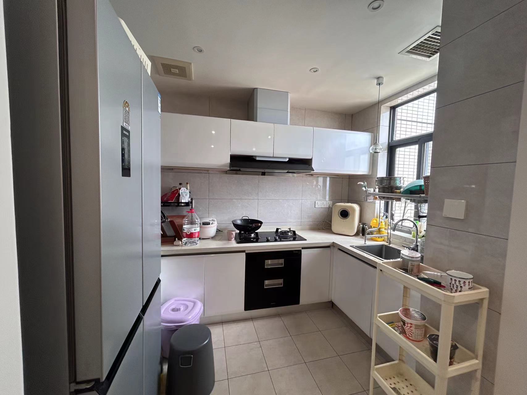 会龙山溪谷(住宅) 3室2厅2卫 85.0万 会龙山溪谷(住宅) 3室2厅2卫 85.0万客厅