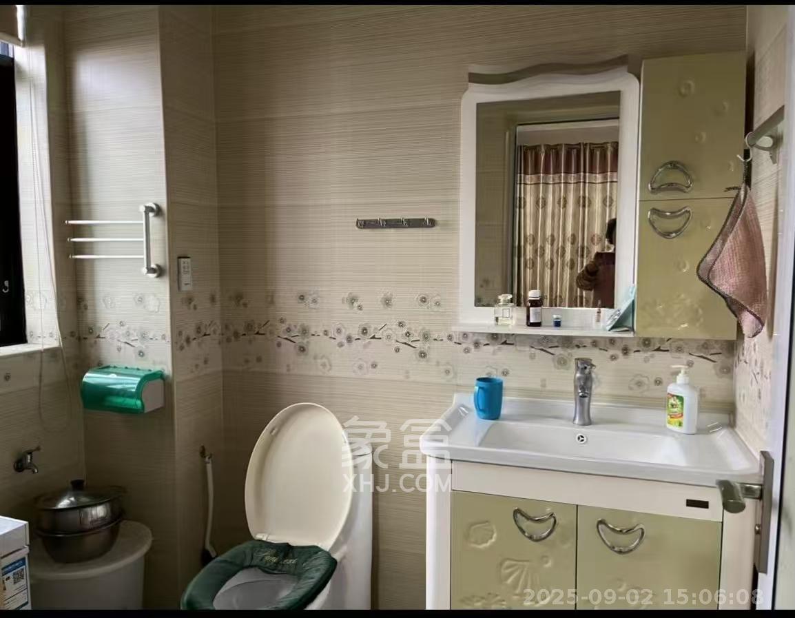 霞光山庄北苑 3室2厅2卫 1600.0元/月 霞光山庄北苑 3室2厅2卫 1600.0元/月室内图