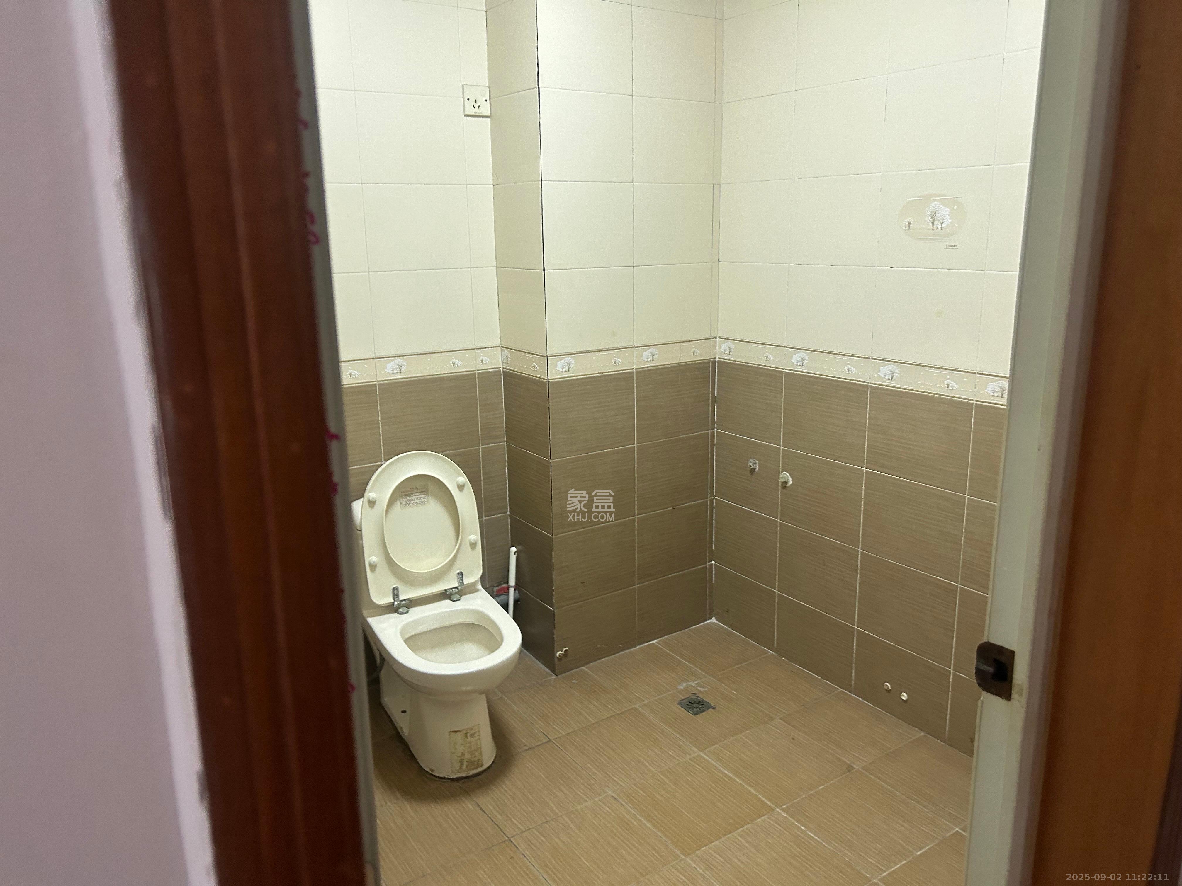 幸福人家 3室2厅2卫 2800.0元/月 幸福人家 3室2厅2卫 2800.0元/月室内图