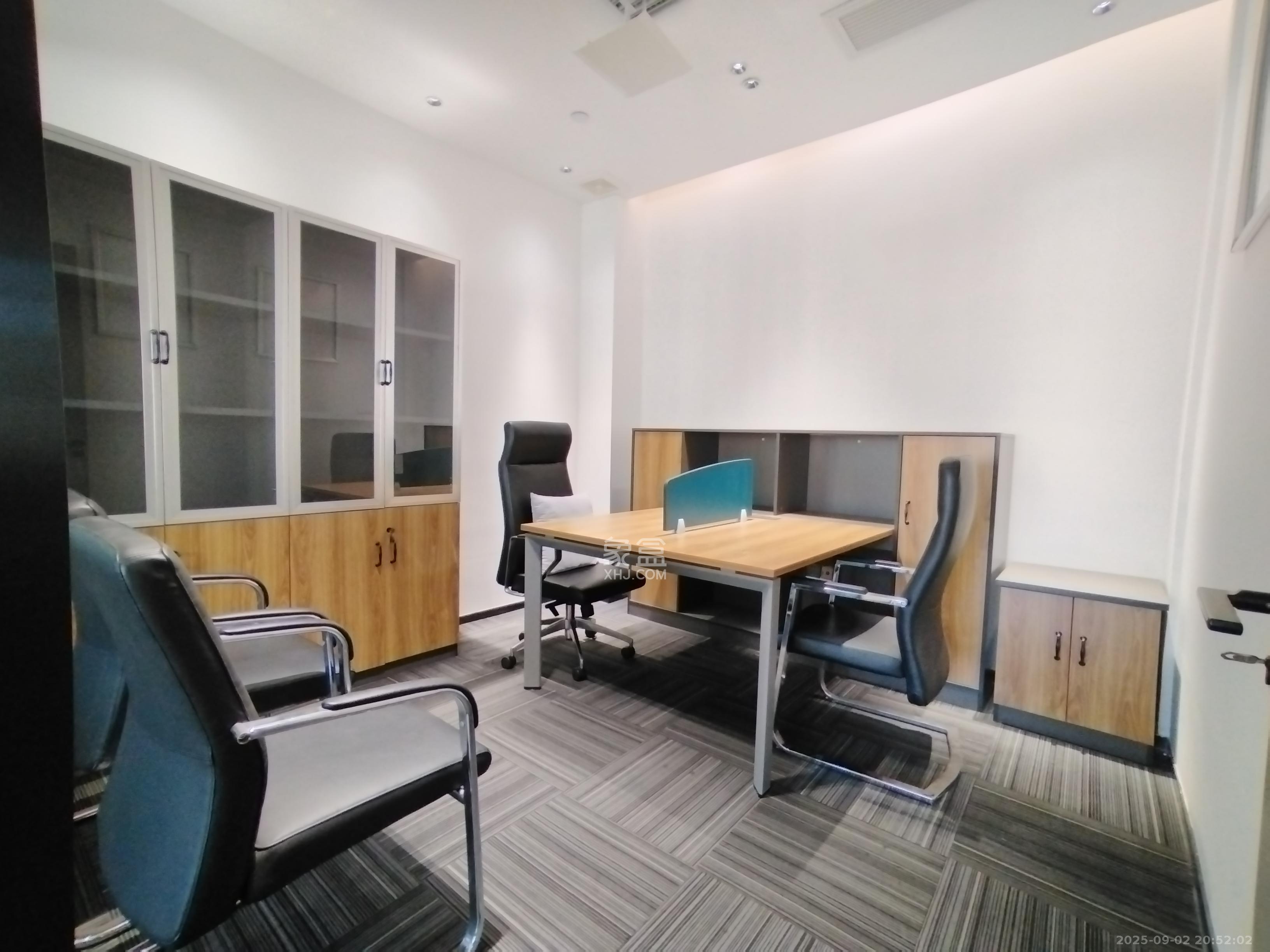 世茂铂曼  5室1厅1卫    10000.0元/月 世茂铂曼  5室1厅1卫    10000.0元/月室内图