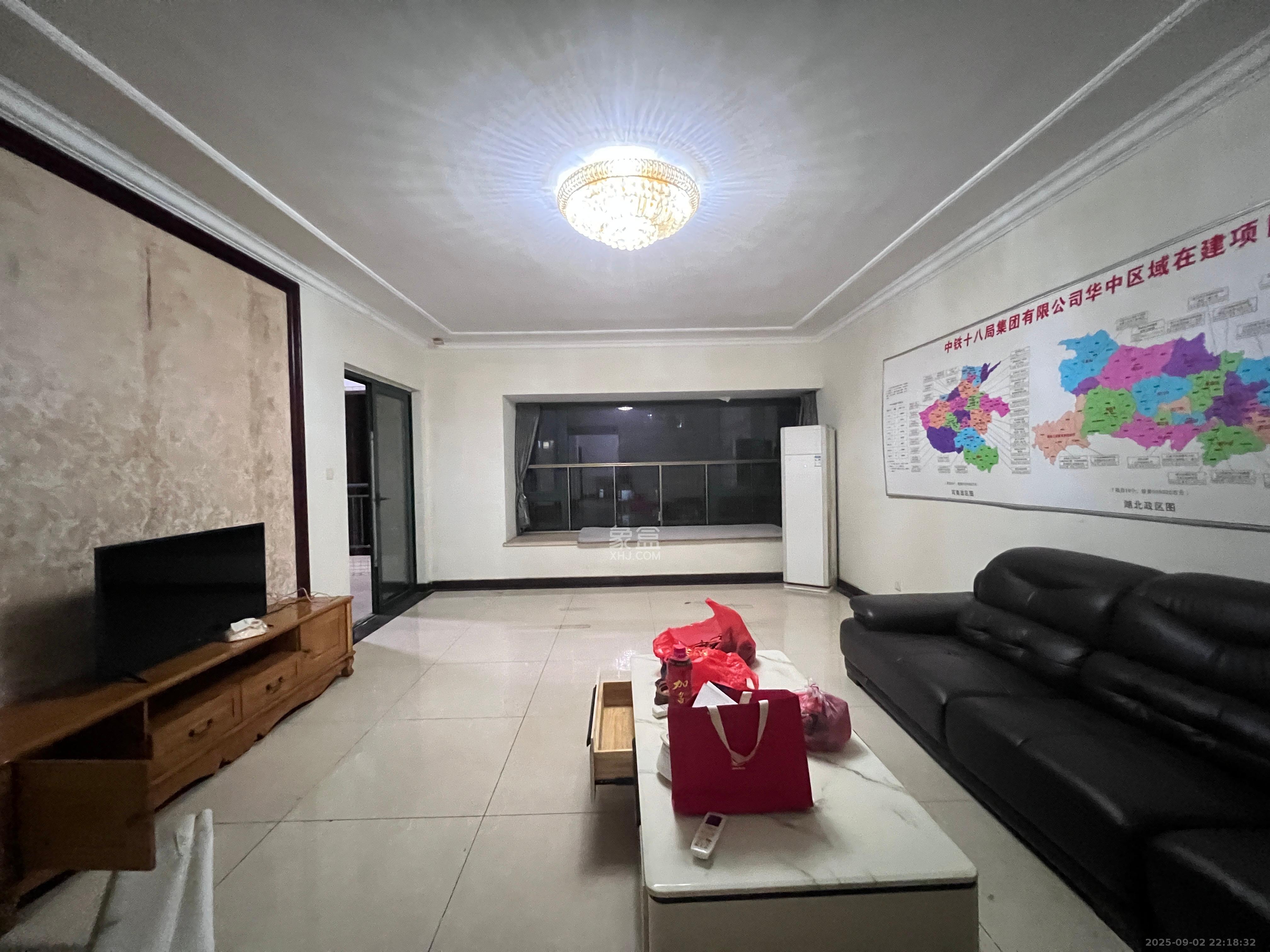 恒大绿洲 5室1厅3卫 6800.0元/月 恒大绿洲 5室1厅3卫 6800.0元/月室内图