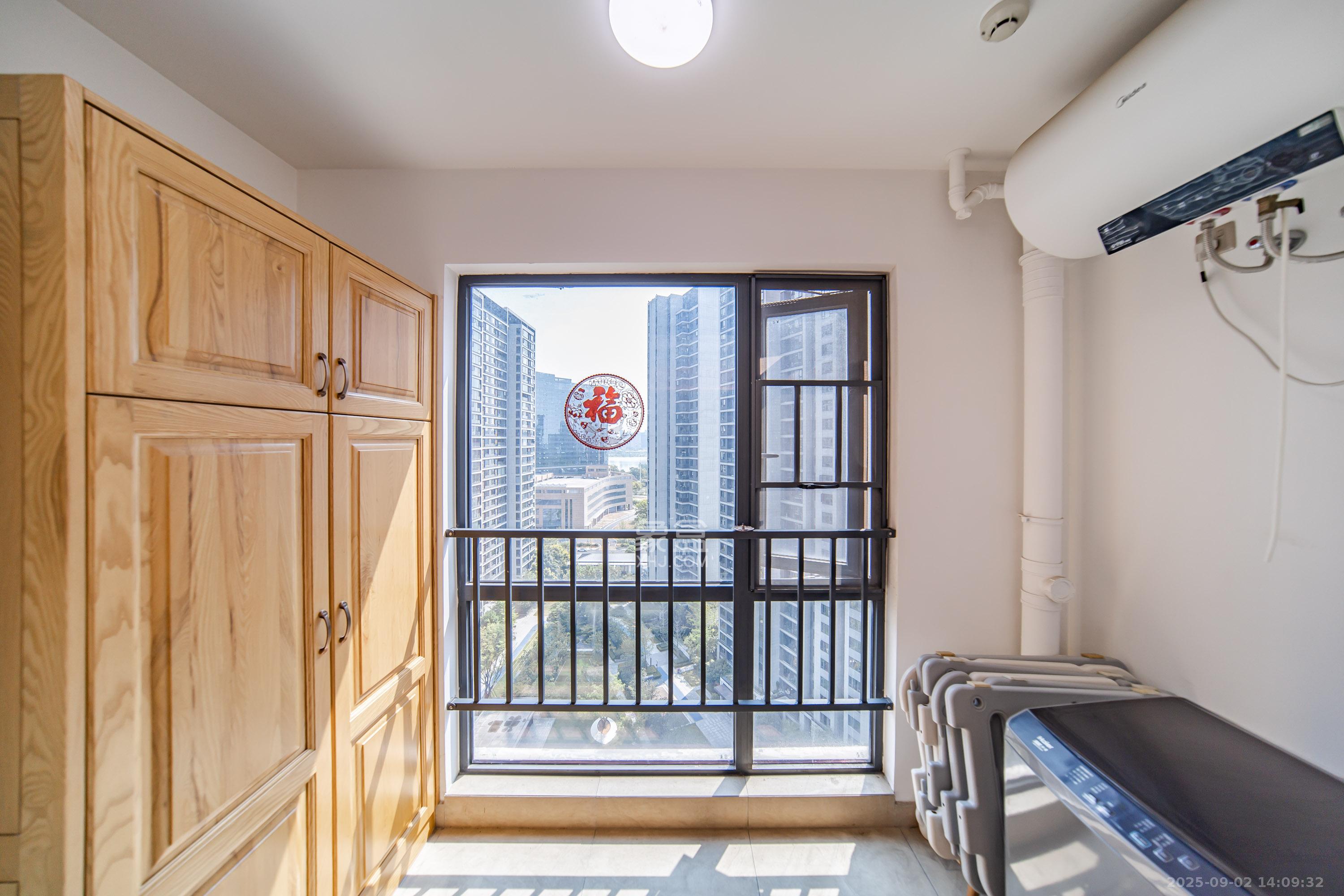 中海阅江府  1室1厅1卫    65.0万 中海阅江府  1室1厅1卫    65.0万阳台