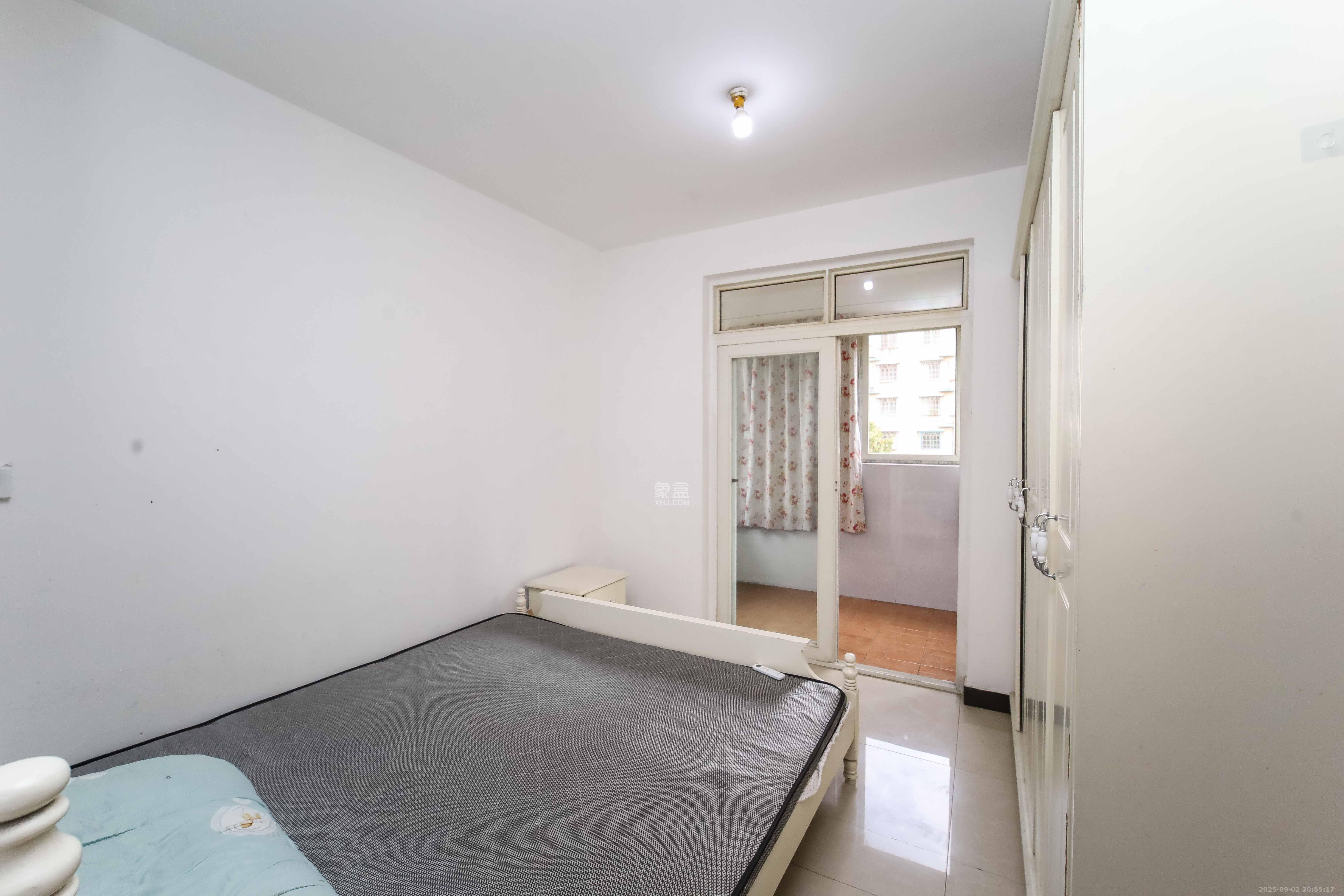 荷花园安置小区  2室2厅1卫    39.0万卧室