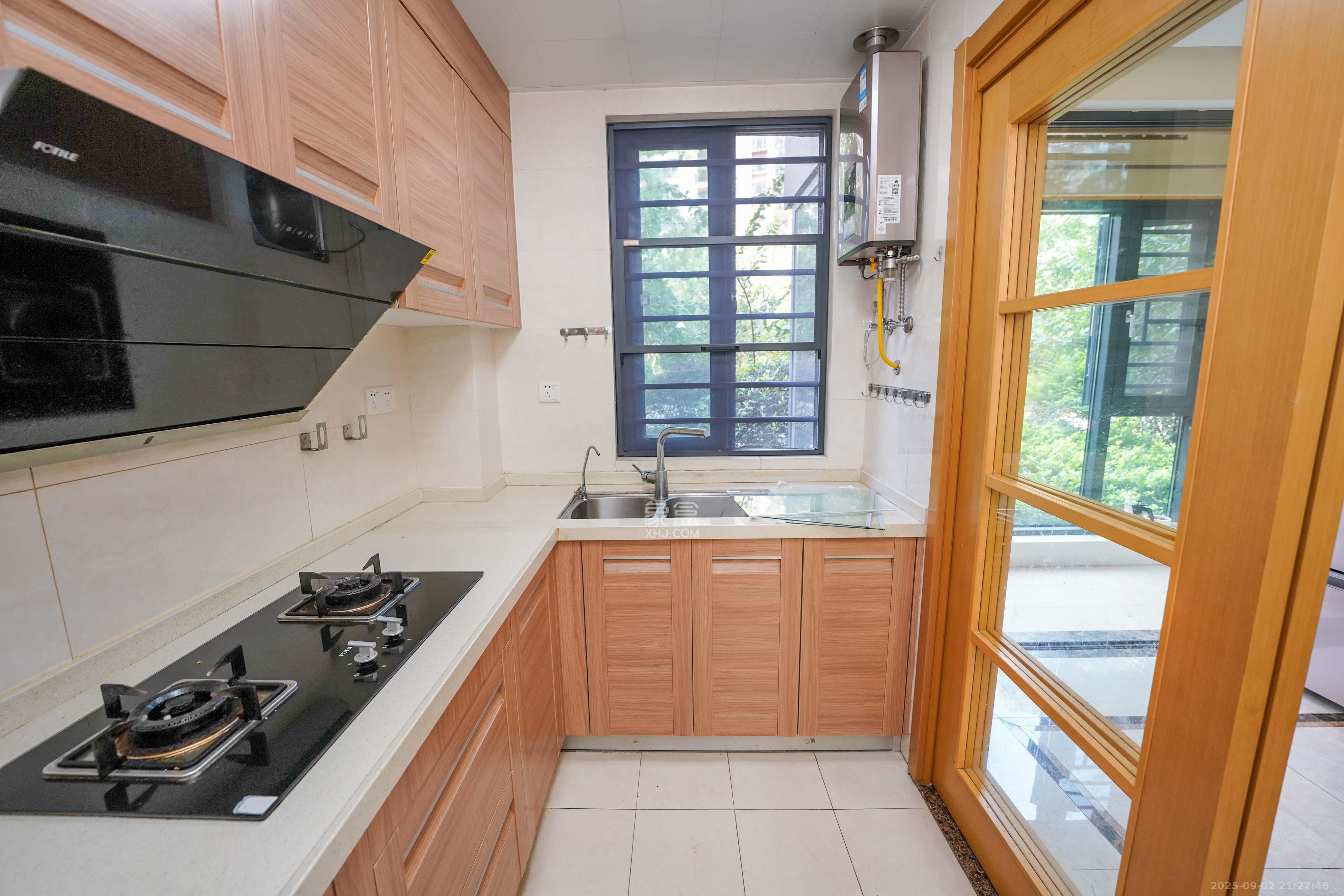 中建璟和城  4室2厅2卫    98.0万 中建璟和城  4室2厅2卫    98.0万厨房