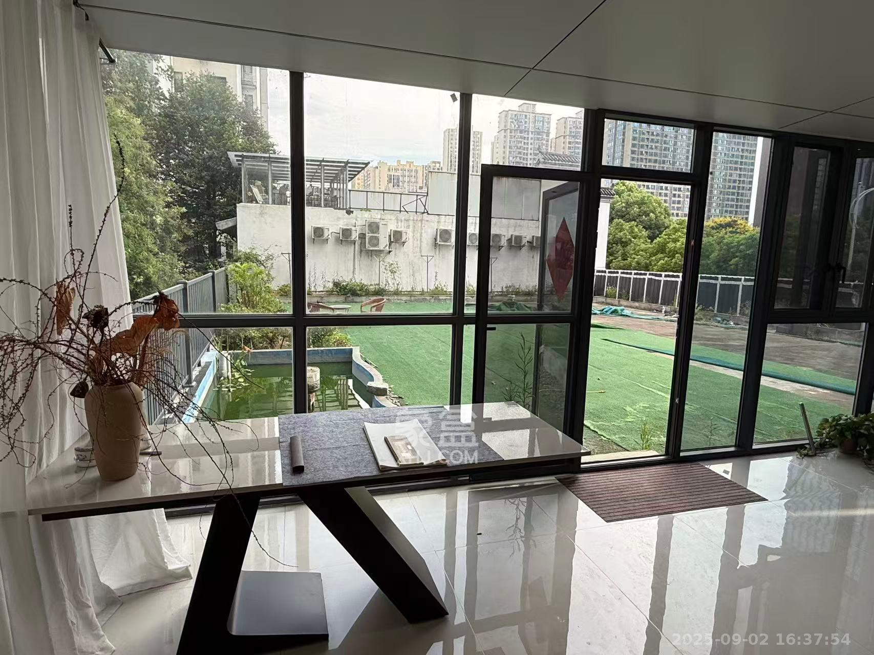 嘉宇盛世华章  3室2厅1卫    4800.0元/月室内图