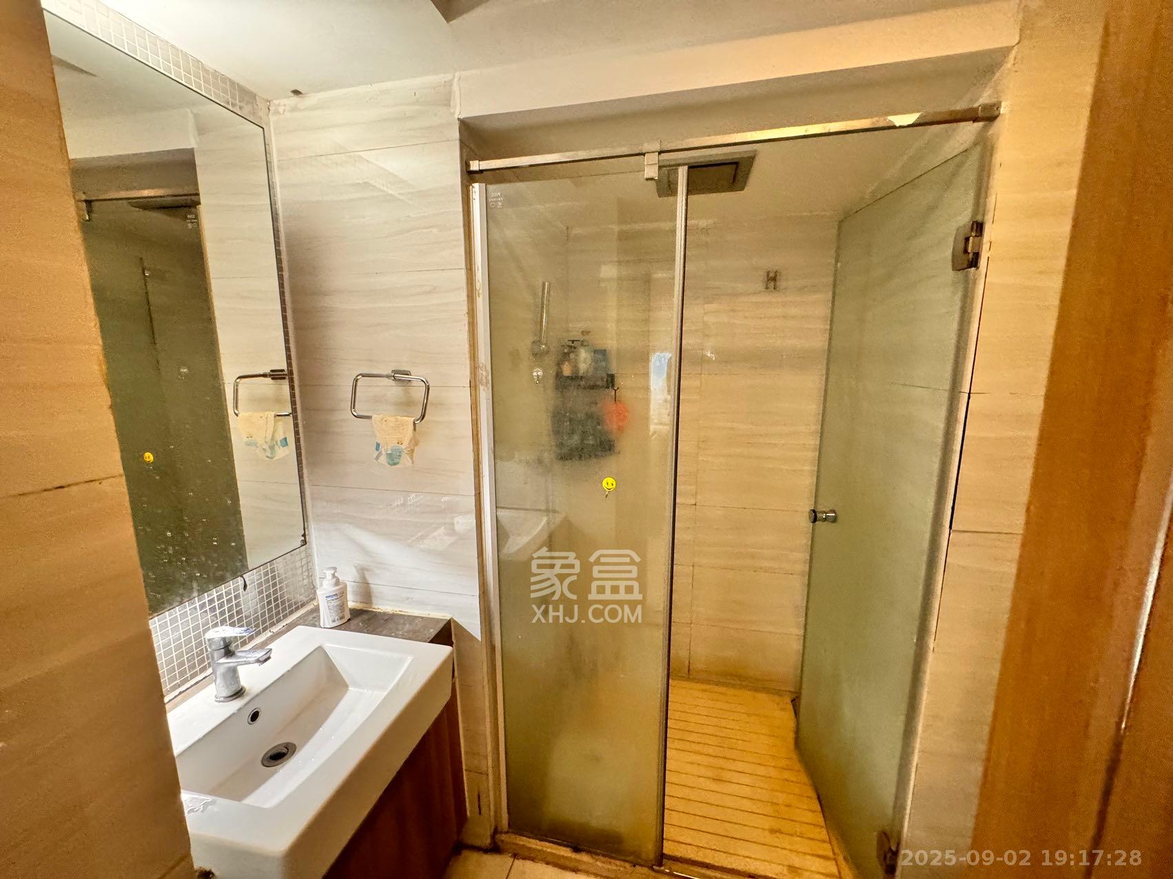 奥林匹克花园贡院三期 1室1厅1卫 1500.0元/月 奥林匹克花园贡院三期 1室1厅1卫 1500.0元/月室内图