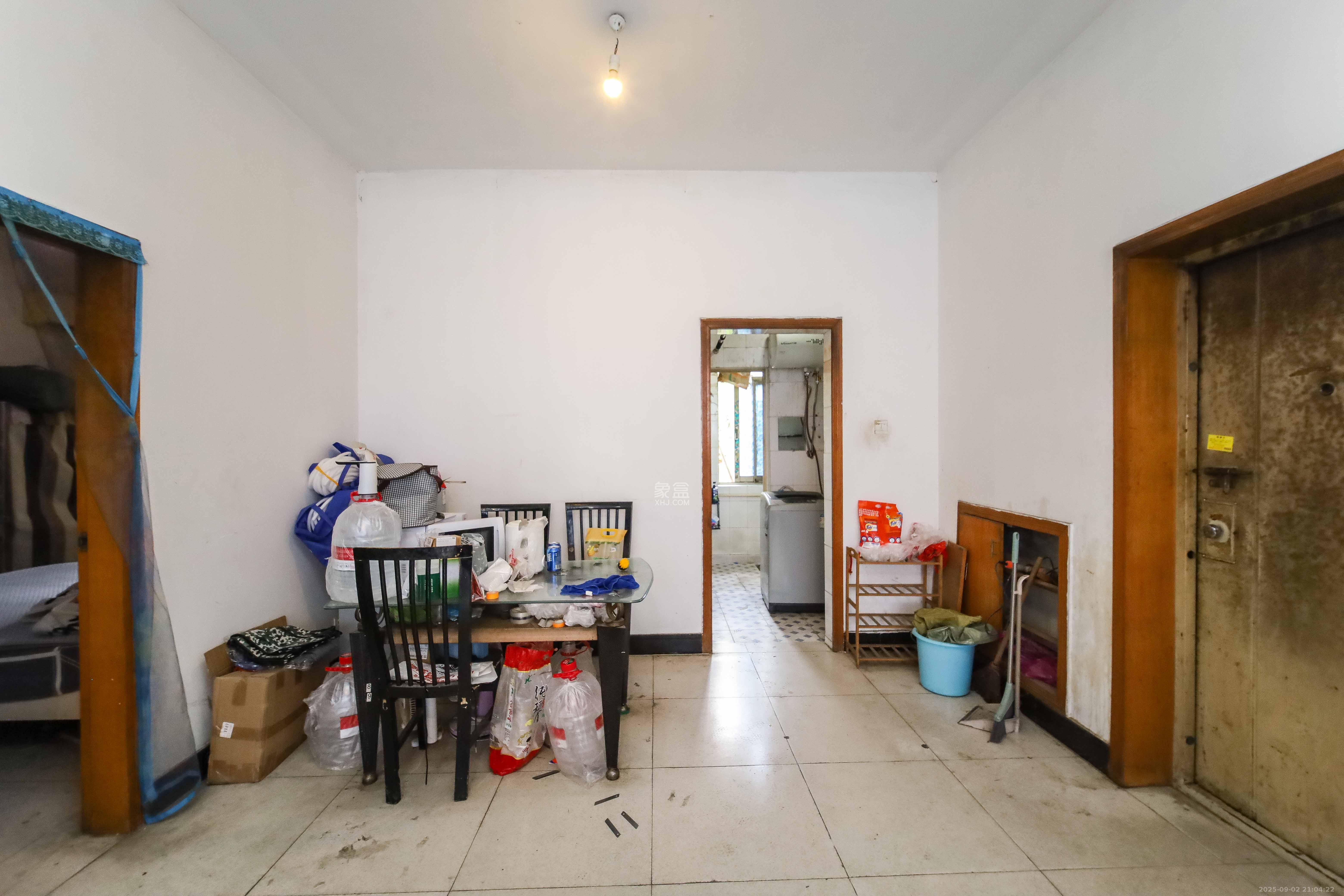 马王堆陶瓷城新合区  2室2厅1卫    38.8万 马王堆陶瓷城新合区  2室2厅1卫    38.8万客厅